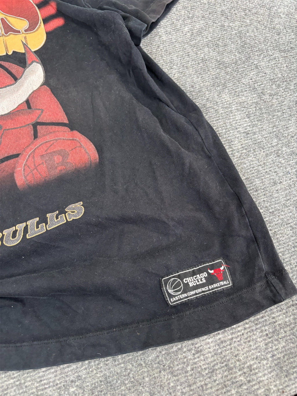 NBA Chicago Bulls T-shirt Men's XL Black Graphic Tee Crew Neck