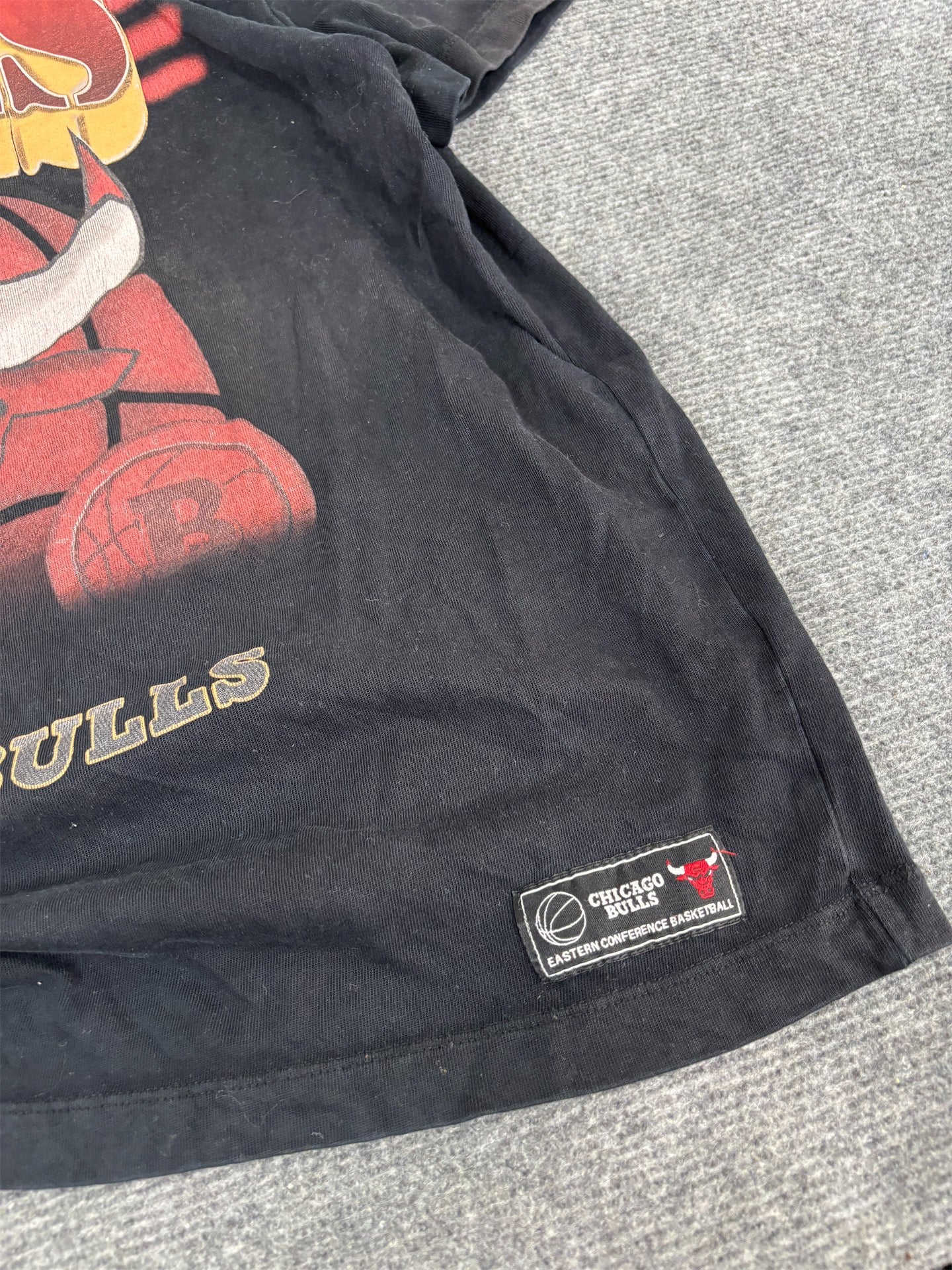 NBA Chicago Bulls T-shirt Men's XL Black Graphic Tee Crew Neck