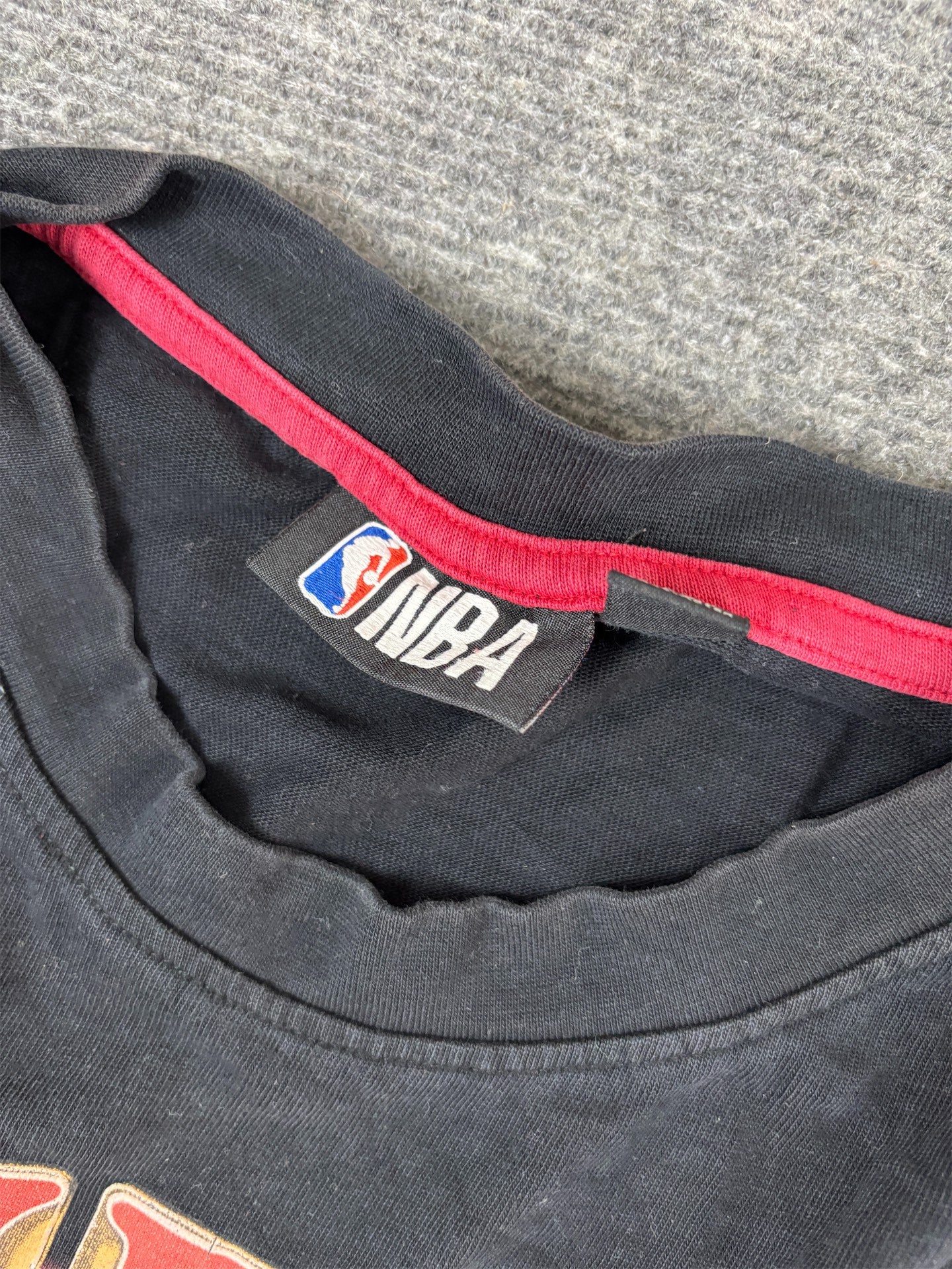 NBA Chicago Bulls T-shirt Men's XL Black Graphic Tee Crew Neck