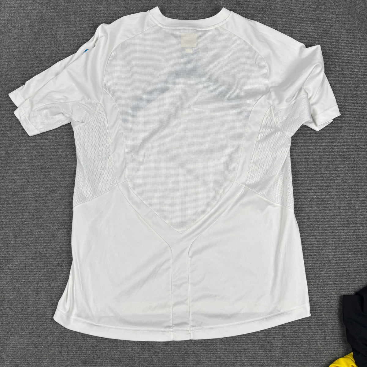 Umbro Football Jersey Men's Small White Blue Soccer T-shirt