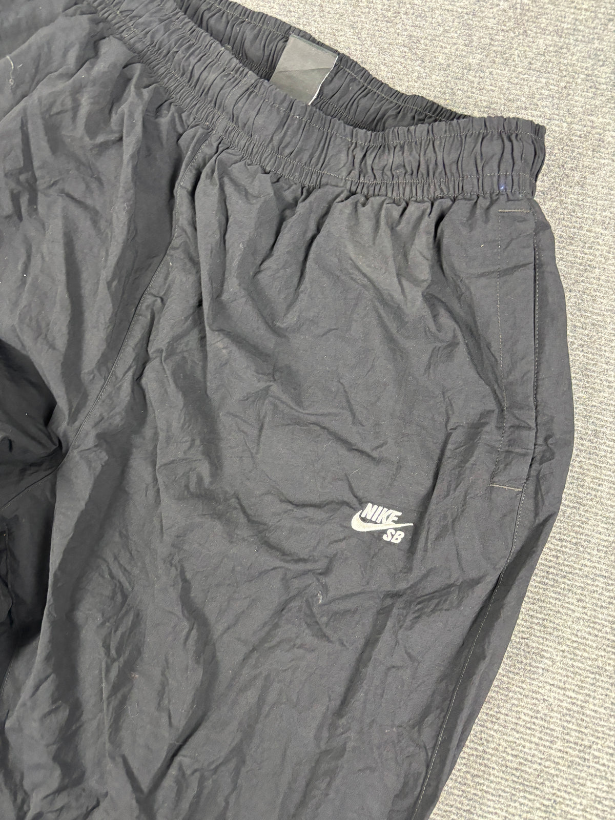 Nike SB Baggy Track Pants Men's Medium Black Cuffed Ankle
