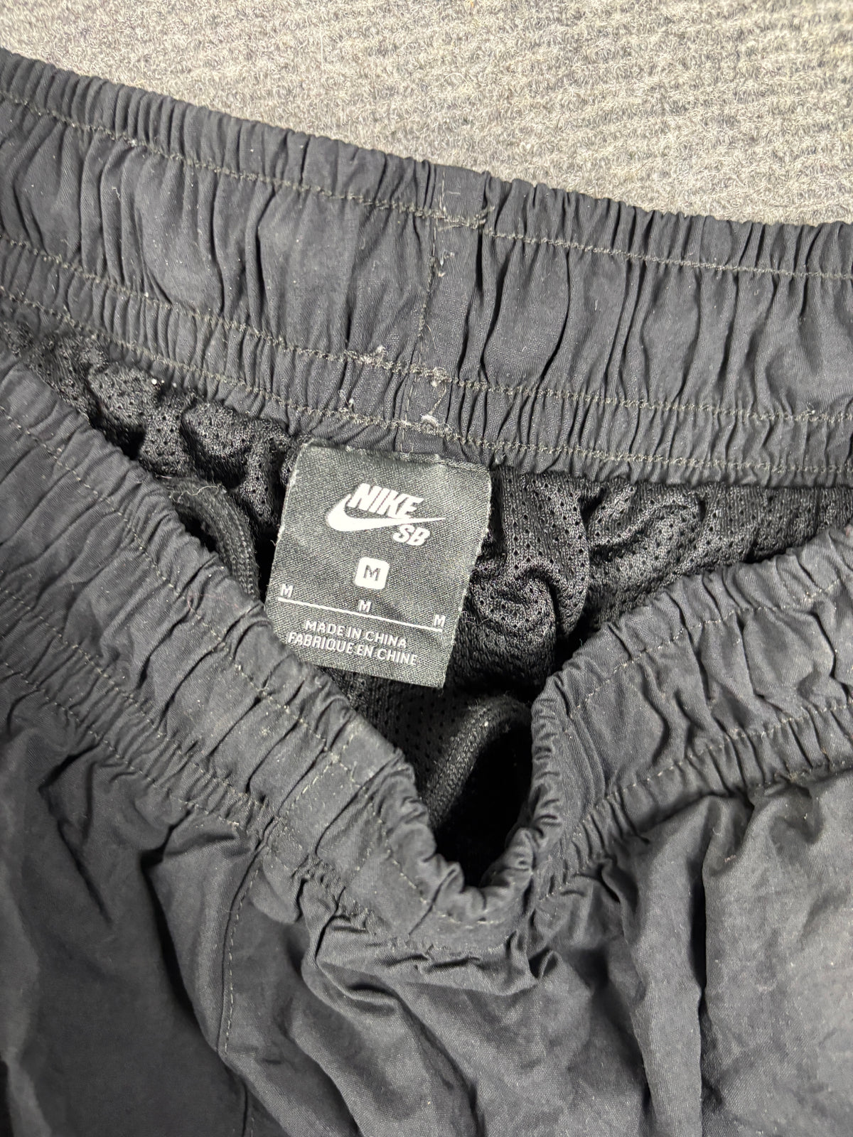 Nike SB Baggy Track Pants Men's Medium Black Cuffed Ankle