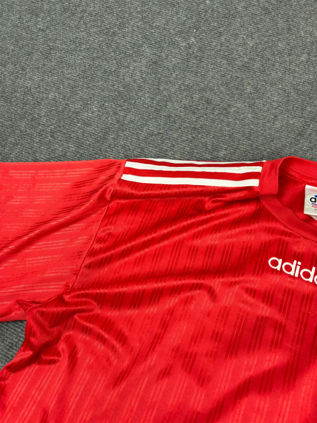 Vintage 90's Adidas Jersey Men's L Red White Logo 3 Stripe Football Shirt Crew Neck