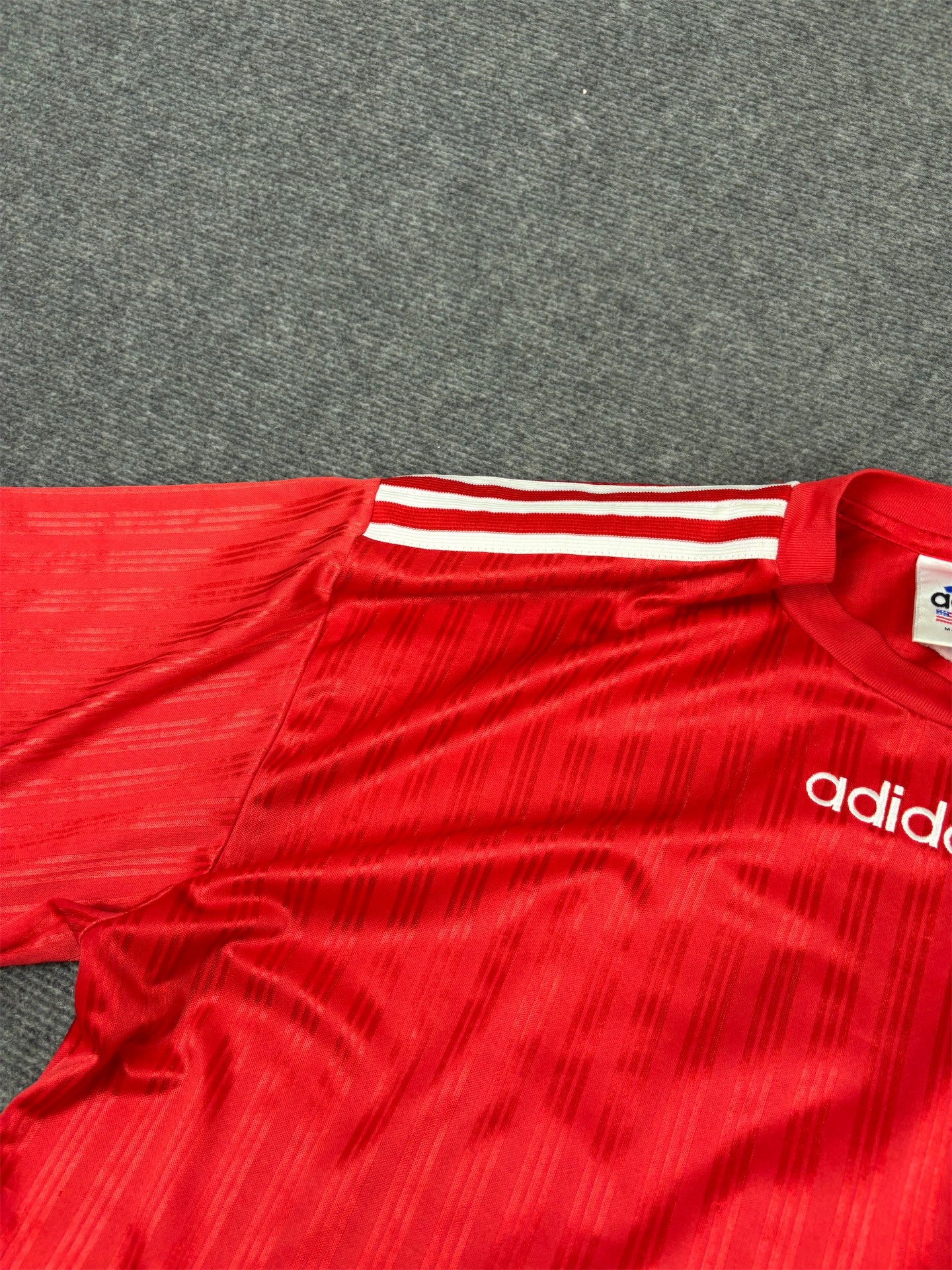 Vintage 90's Adidas Jersey Men's L Red White Logo 3 Stripe Football Shirt Crew Neck