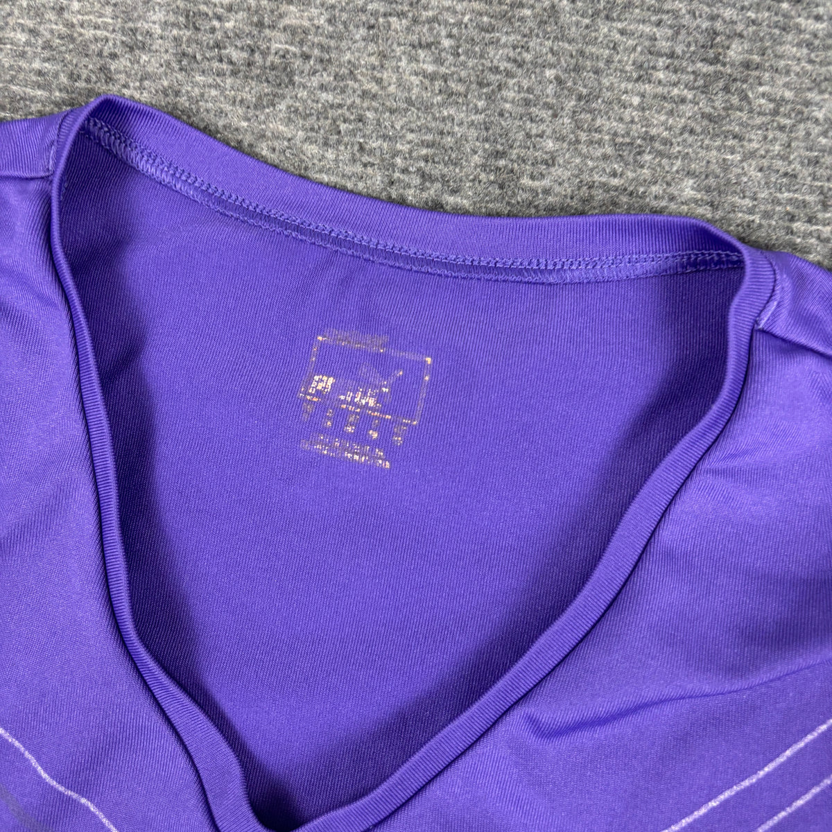 y2k Puma V-neck Activewear Top Women's Small Purple Silver Japan Stock