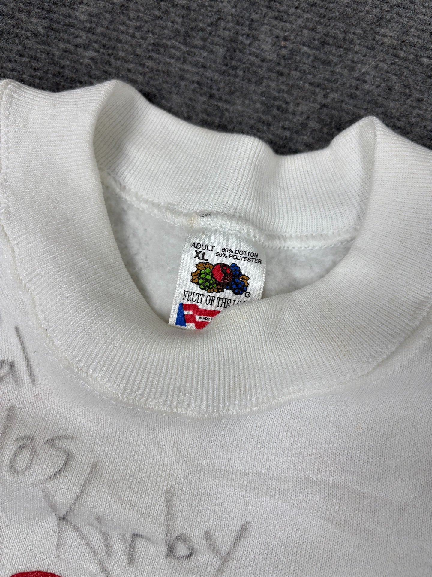 Vintage 90's Fruit of the Loom Jumper Men's XL White USA Bobslead Team Signed Sweatshirt Crew Neck