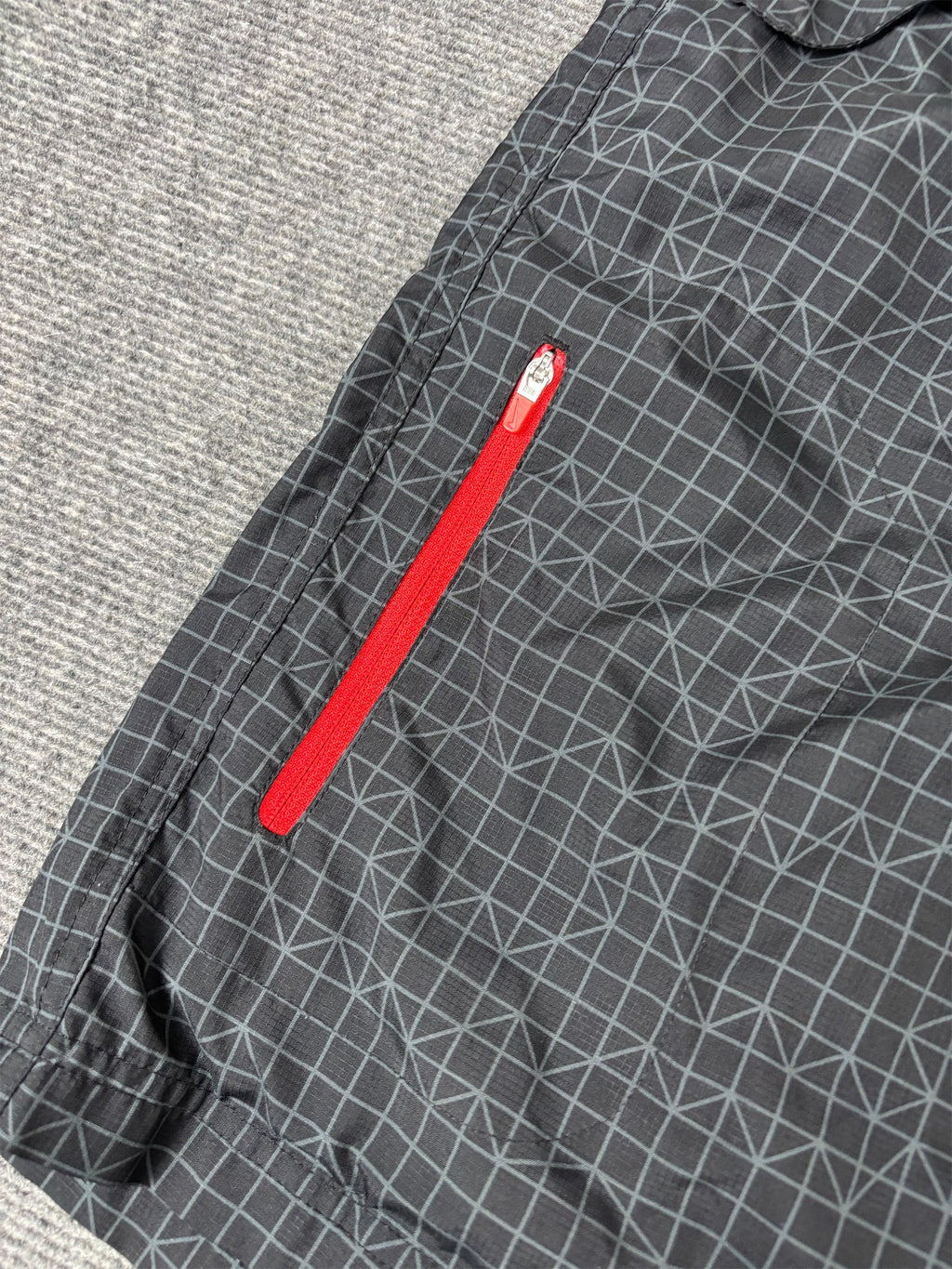 Vintage Y2K Nike Cargo Shorts Men's S Black Geometric Spell Out Logo  Wide Leg