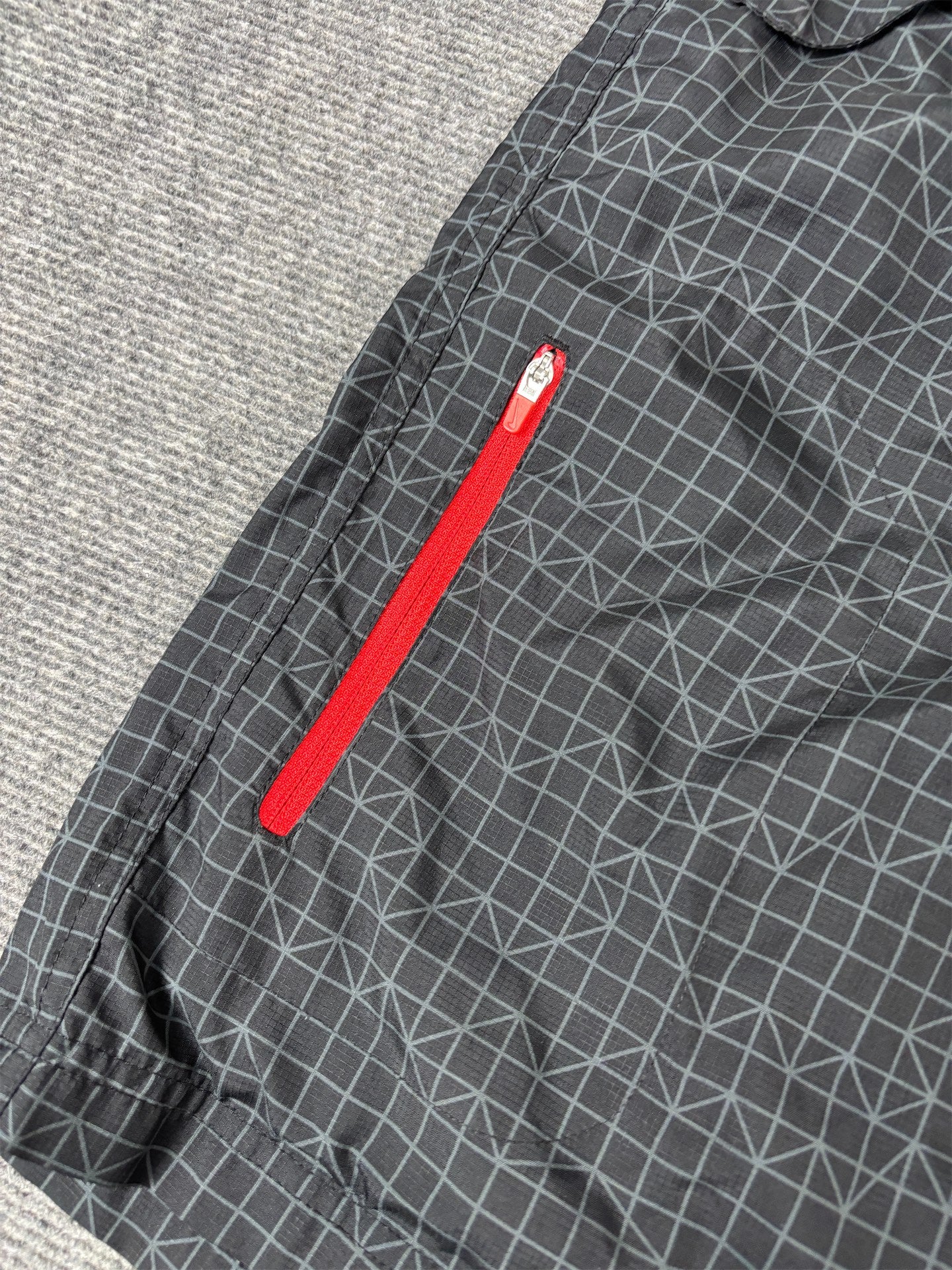 Vintage Y2K Nike Cargo Shorts Men's S Black Geometric Spell Out Logo  Wide Leg