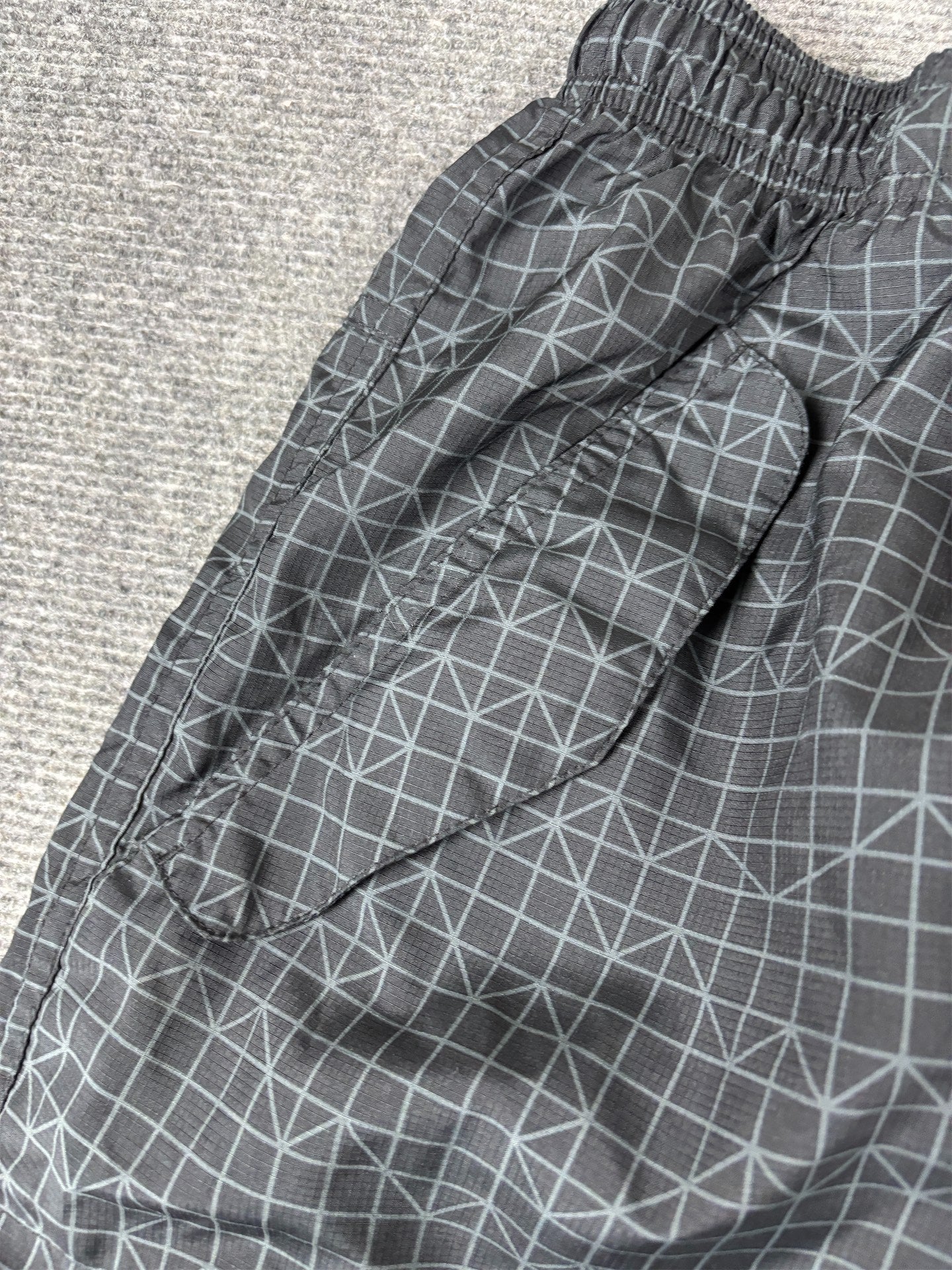 Vintage Y2K Nike Cargo Shorts Men's S Black Geometric Spell Out Logo  Wide Leg