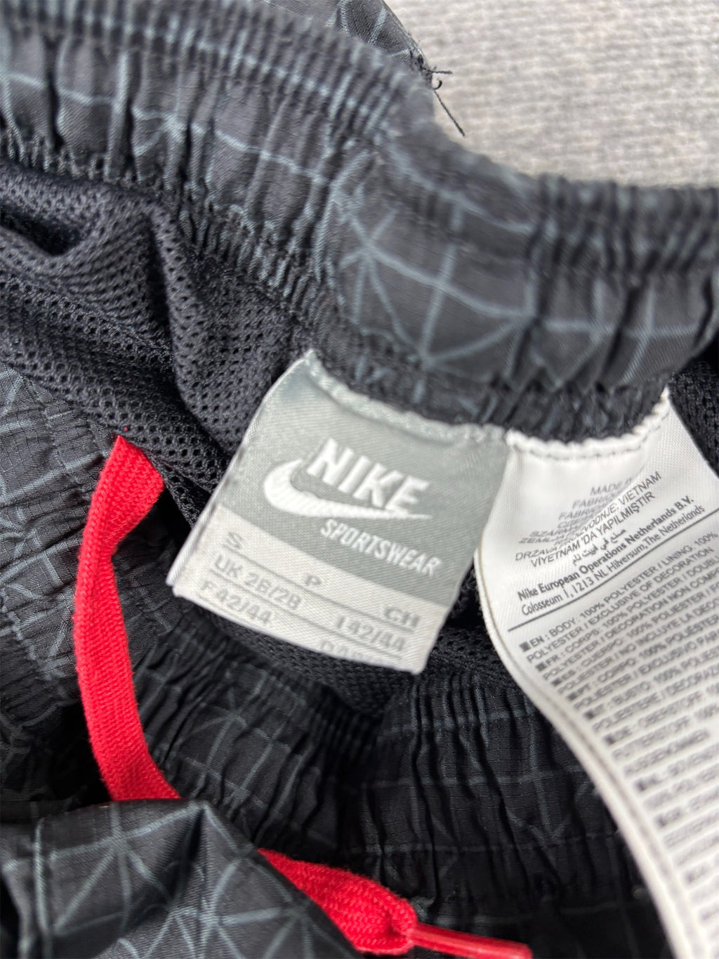 Vintage Y2K Nike Cargo Shorts Men's S Black Geometric Spell Out Logo  Wide Leg