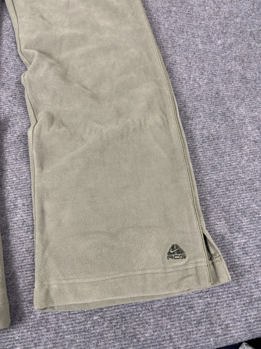 Vintage Y2K Nike ACG Track Pants Women's S Green Fleece Embroidered Joggers Slim