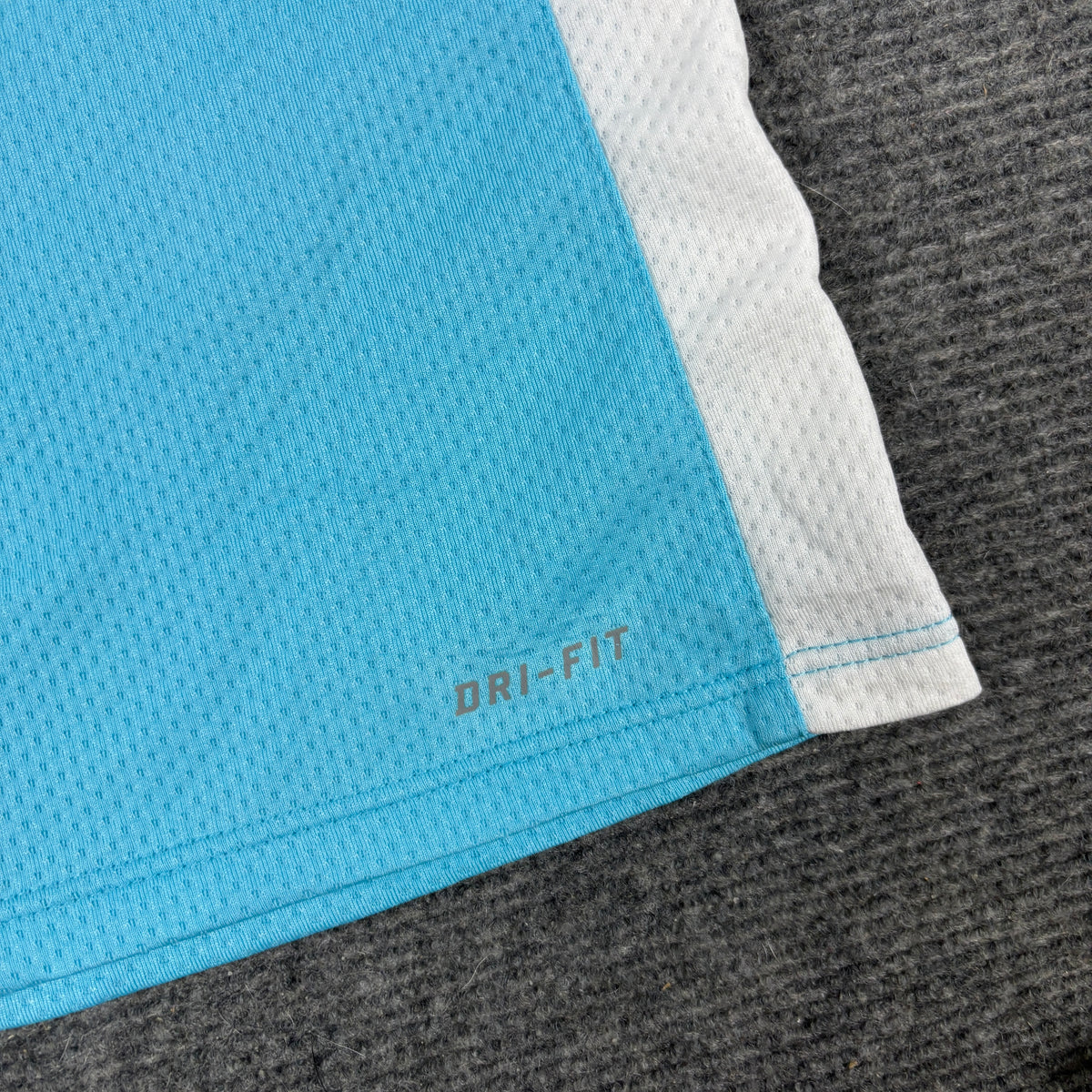 Nike Dri-Fit Activewear Top Women's XS Blue White Textured y2k Style T-shirt