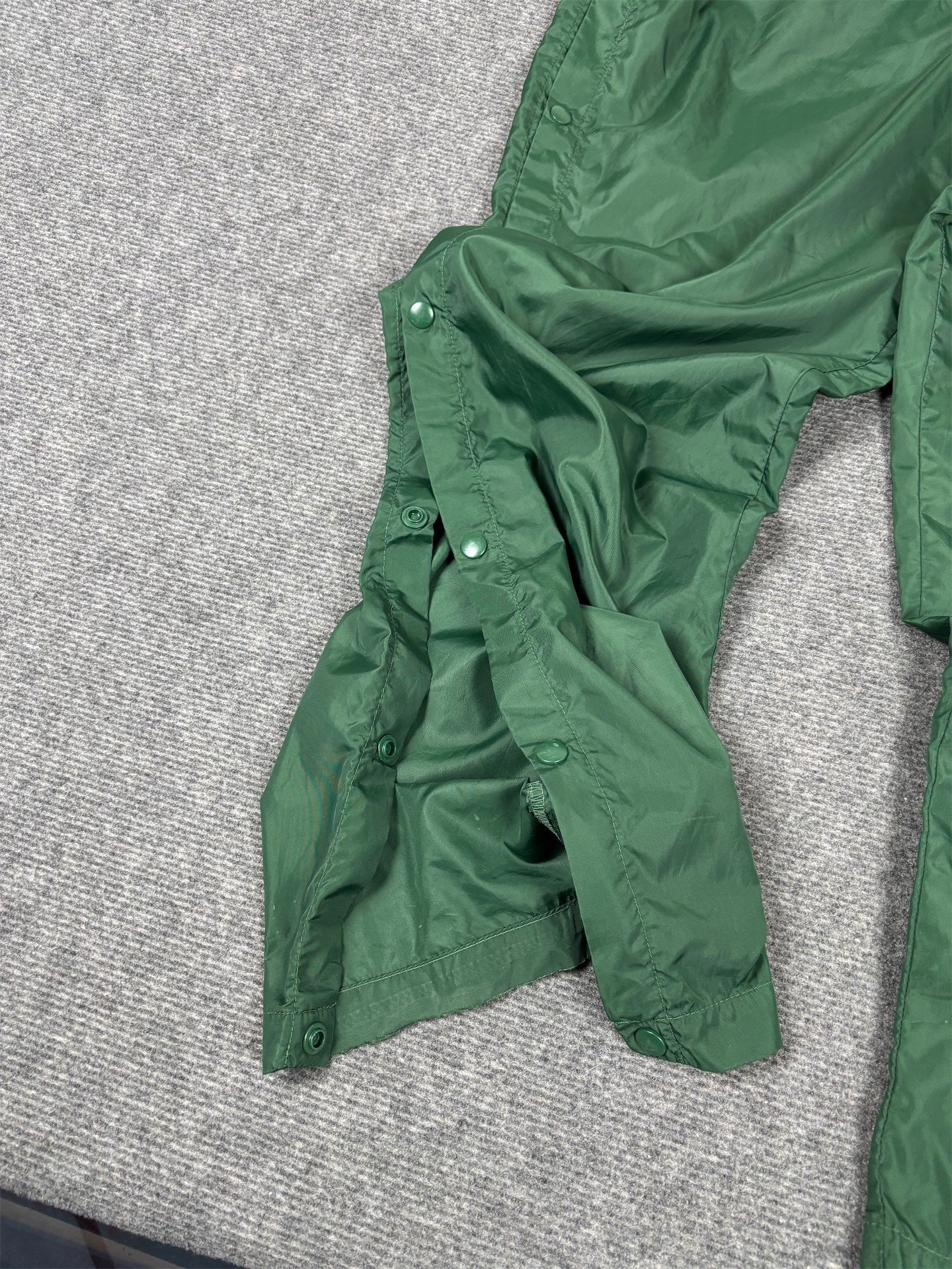 Vintage 90's Nike Track Pants Men's M Green Tear Away Embroidered Logo Joggers Wide Leg