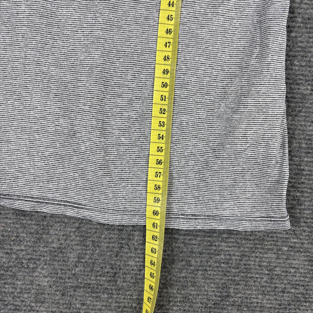 Nike Dri-Fit V-neck Activewear Top Women's XS Grey Striped Petite T-shirt