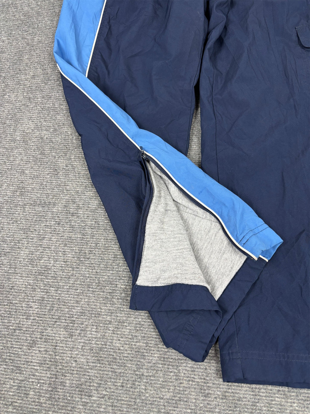 Vintage Y2K Nike Cargo Track Pants Women's XS Navy Blue Detail White Piping Joggers Wide Leg