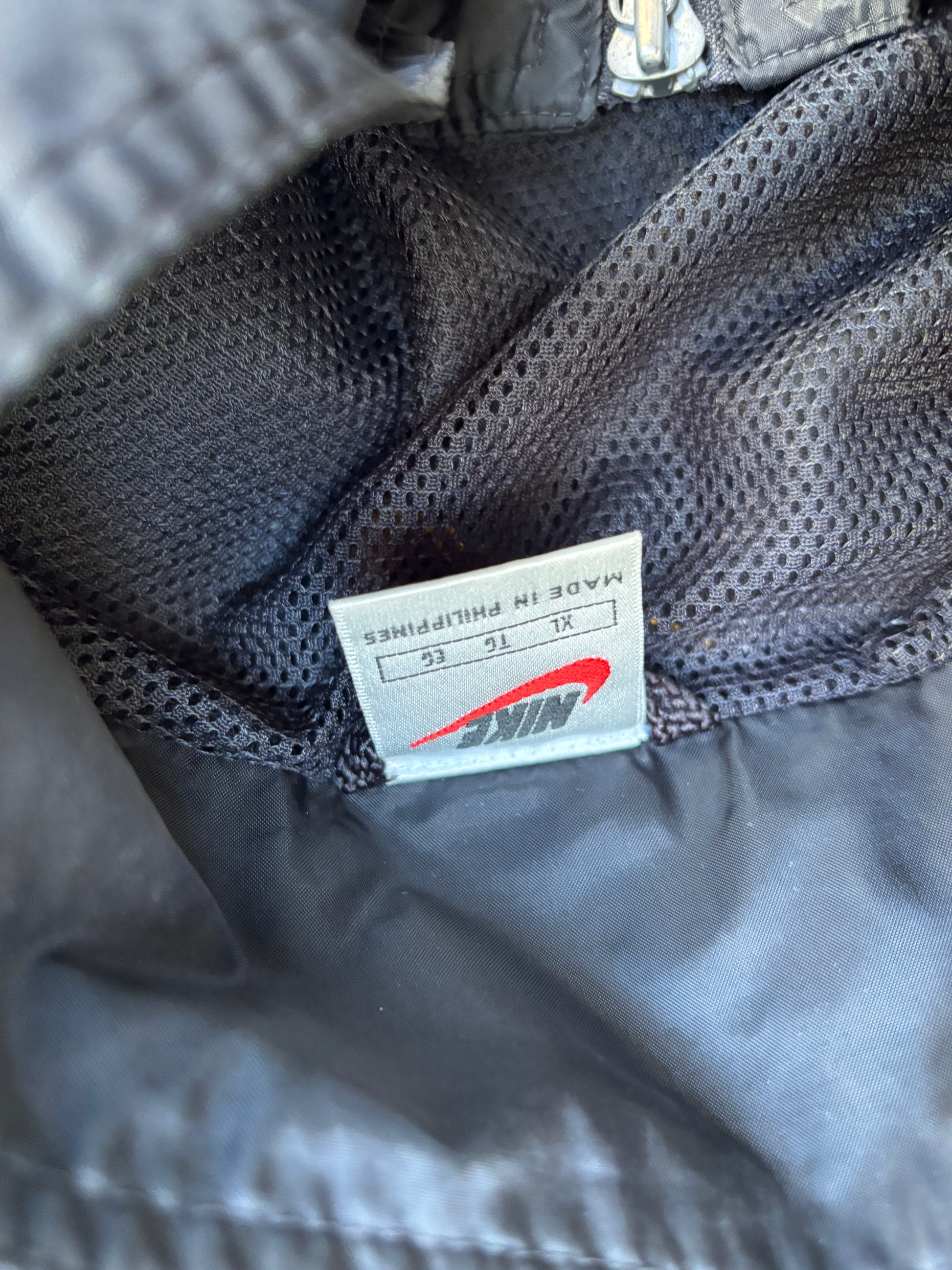 Vintage 90s Nike Jacket Size XL Black White Piping Spell Out Logo Swoosh Back Nylon