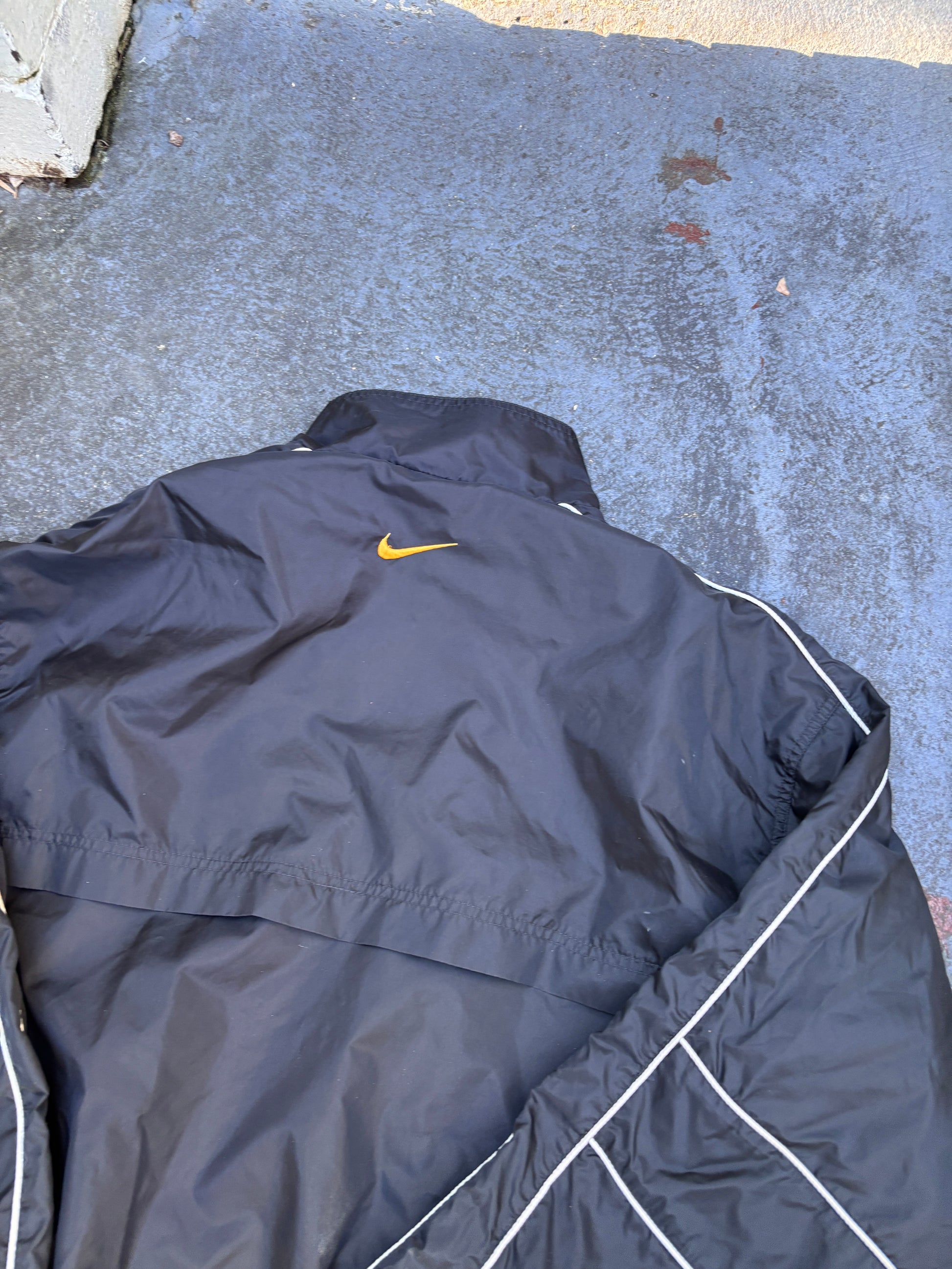 Vintage 90s Nike Jacket Size XL Black White Piping Spell Out Logo Swoosh Back Nylon
