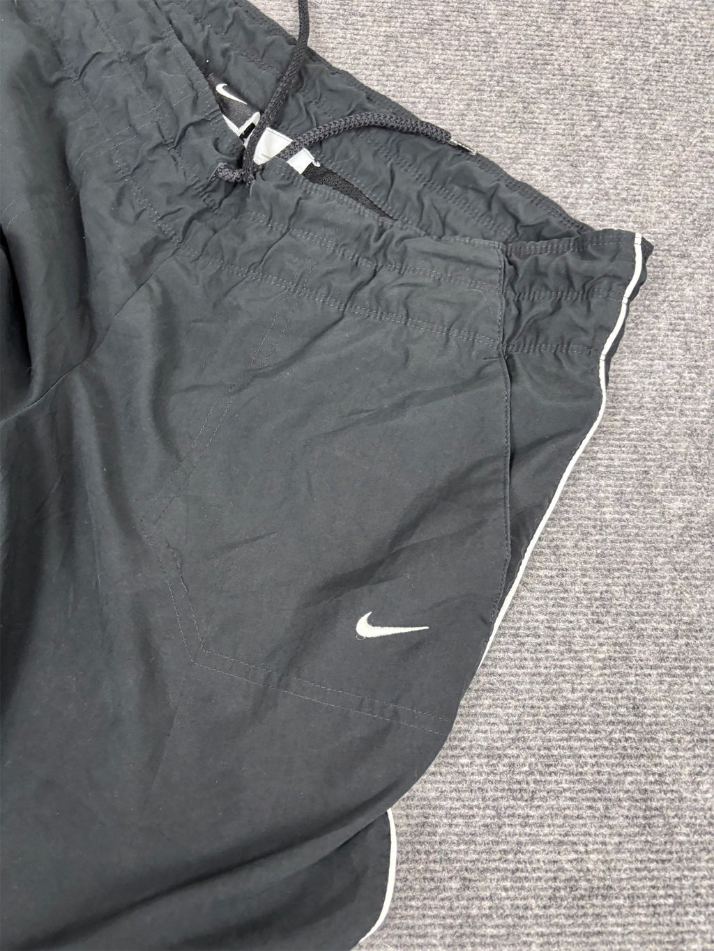 Vintage Y2K Nike Track Pants Women's L Black White Piping Joggers Straight Leg