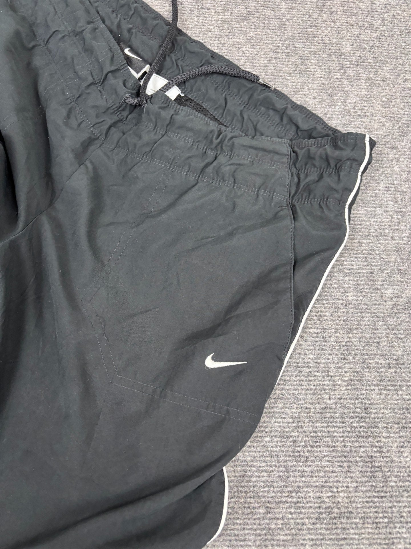Vintage Y2K Nike Track Pants Women's L Black White Piping Joggers Straight Leg