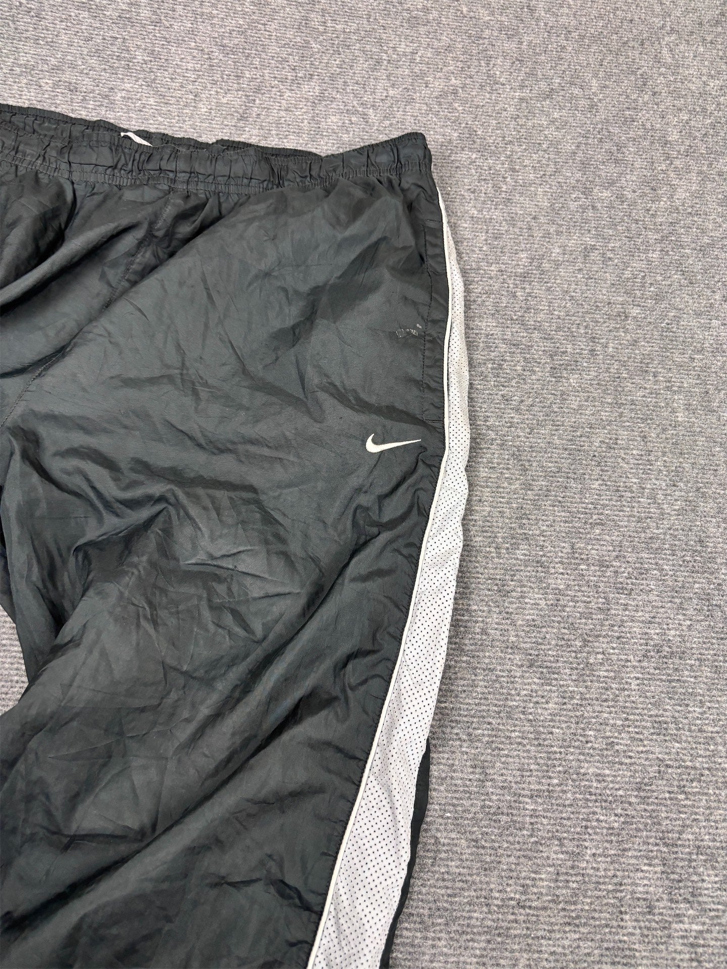 Vintage Y2K Nike 3/4 Track Pants Men's XL Black Grey Mesh Panels Joggers Wide Leg
