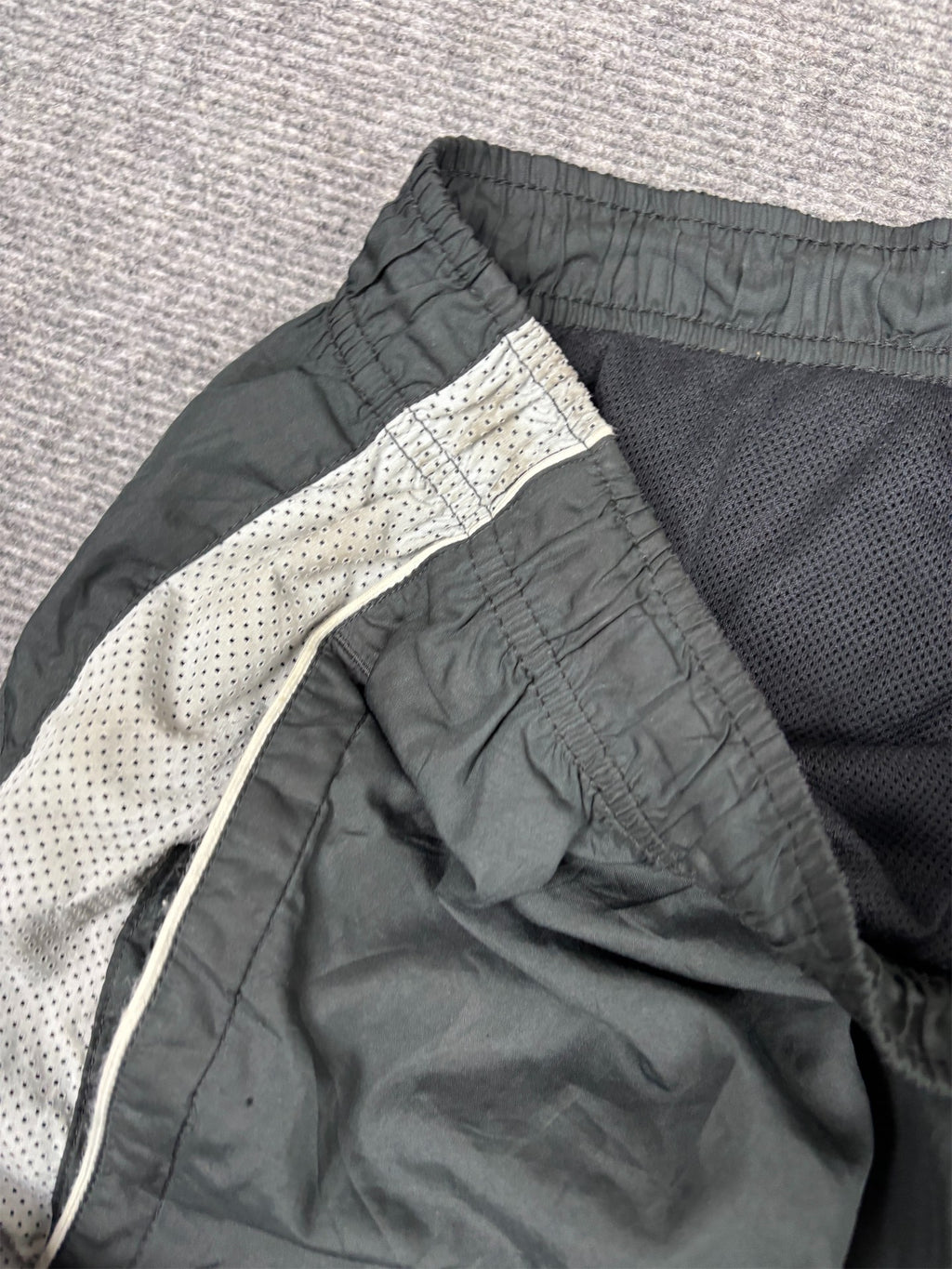 Vintage Y2K Nike 3/4 Track Pants Men's XL Black Grey Mesh Panels Joggers Wide Leg