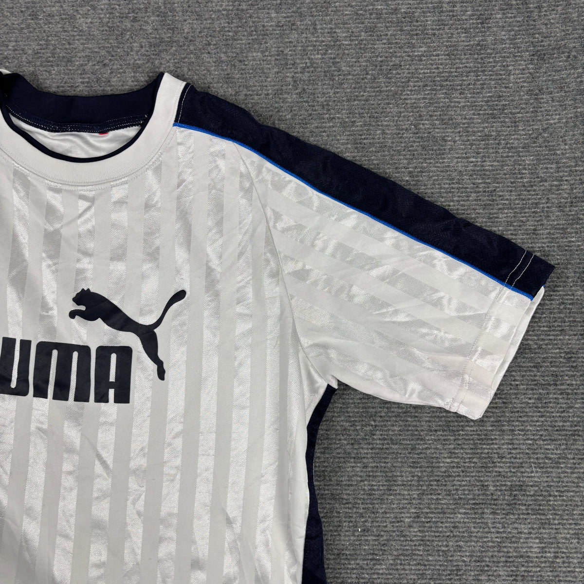 Y2K Puma Shadow Stripe Football Jersey Men's Small White Navy T-shirt