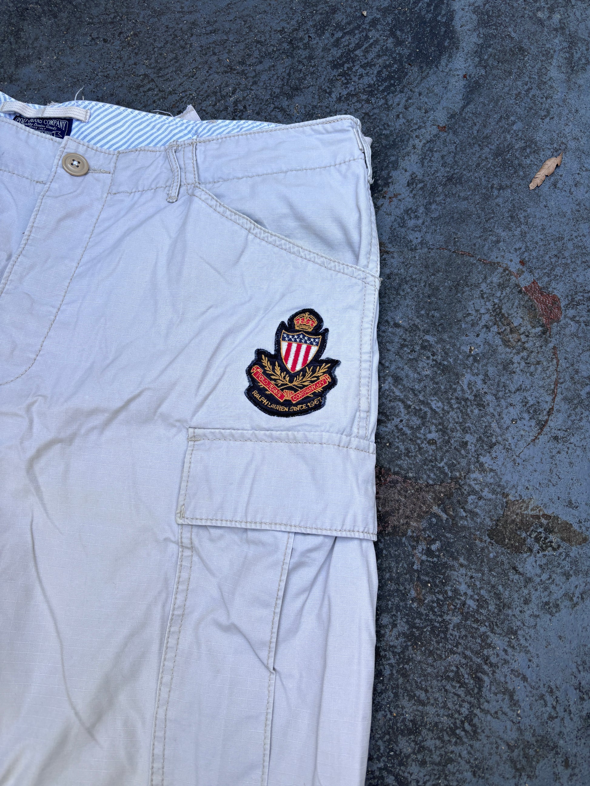 Vintage 90s Polo Ralph Lauren Cargo Shorts Size 36 Cream Embroidered Badge Logo