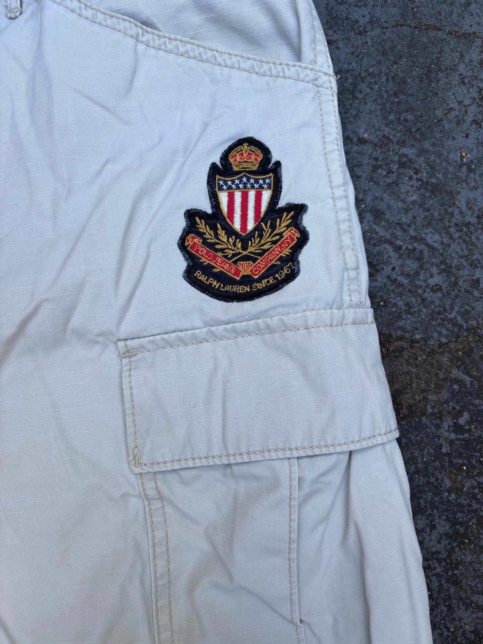 Vintage 90s Polo Ralph Lauren Cargo Shorts Size 36 Cream Embroidered Badge Logo