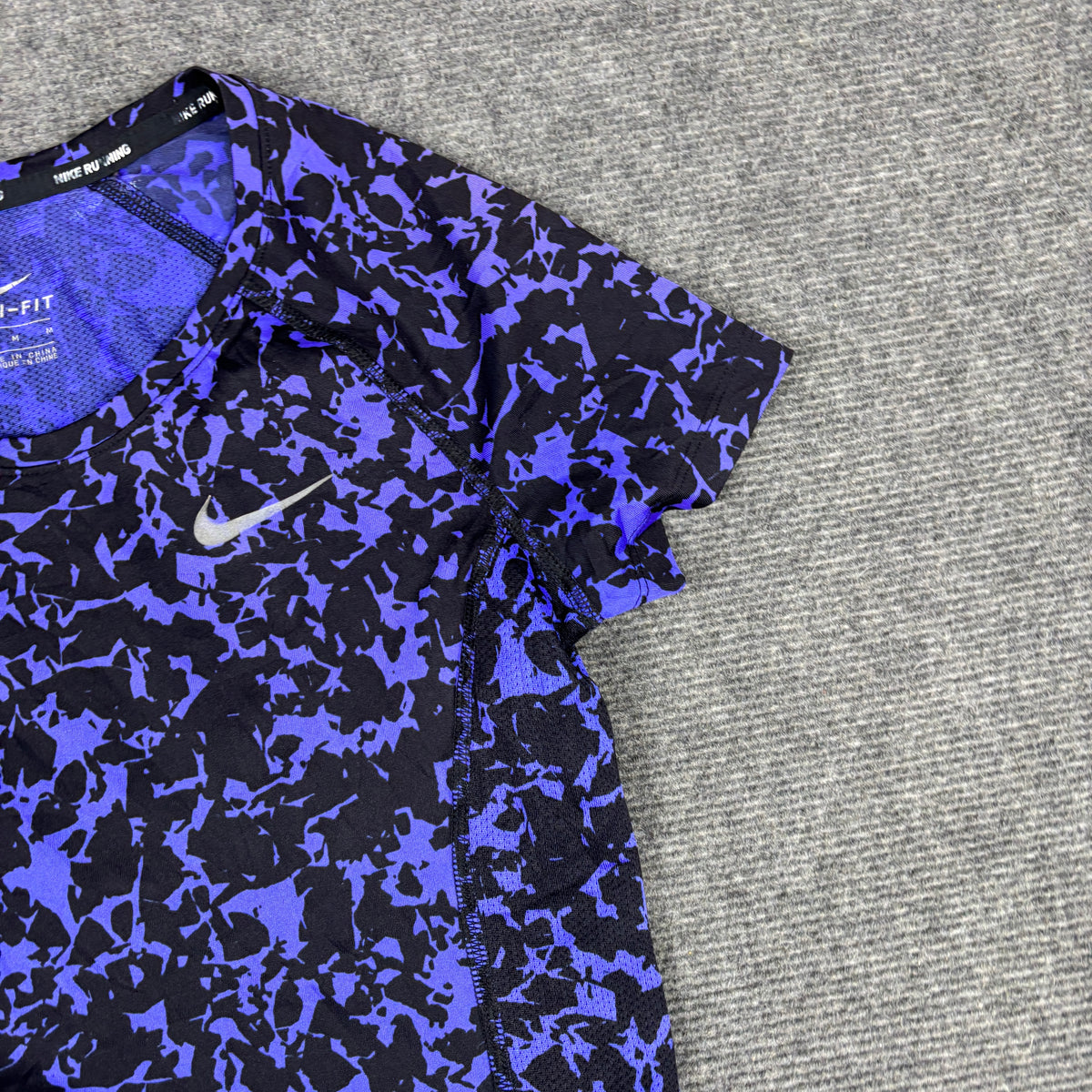 Nike Running Dri-Fit Activewear Top Women's XS Purple Black Print