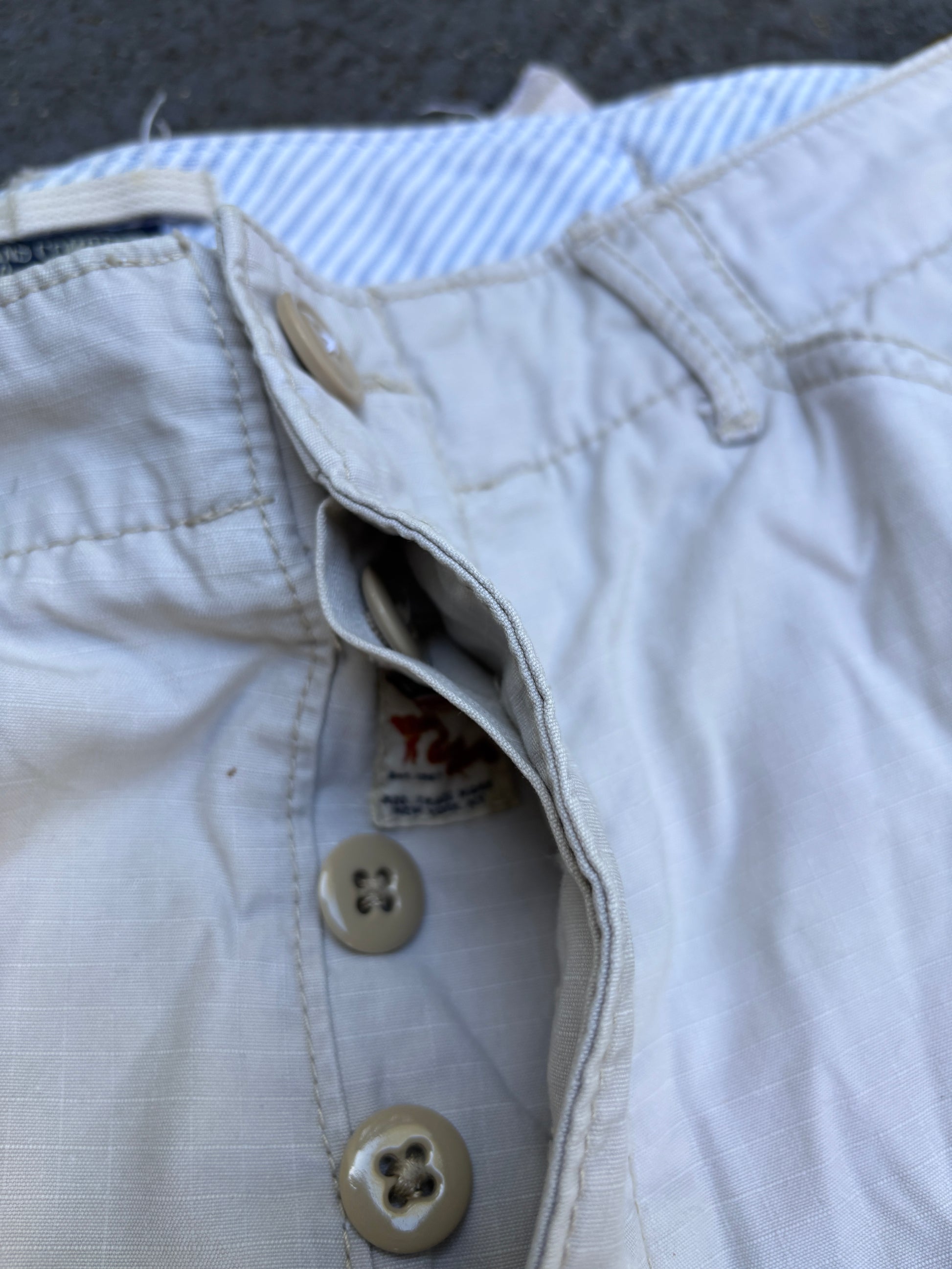 Vintage 90s Polo Ralph Lauren Cargo Shorts Size 36 Cream Embroidered Badge Logo