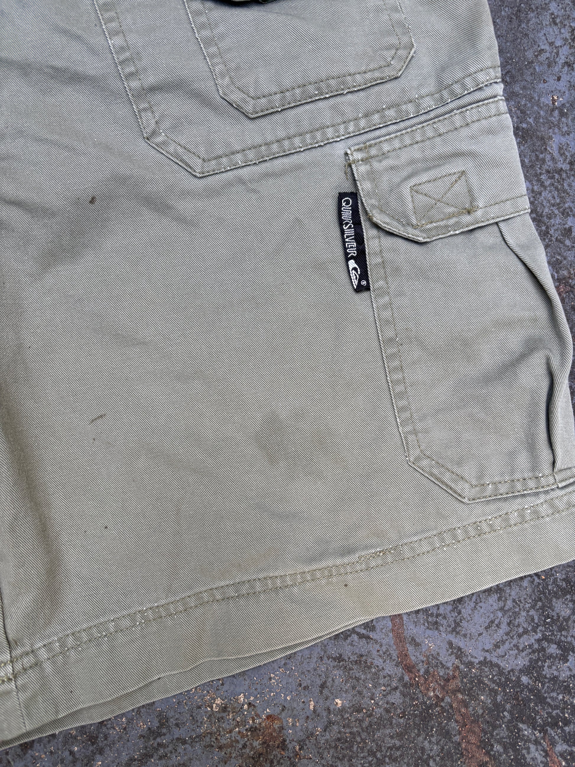 Vintage 90s Quiksilver Cargo Shorts Size 36 Green Khaki Cotton Multi-Pocket Logo