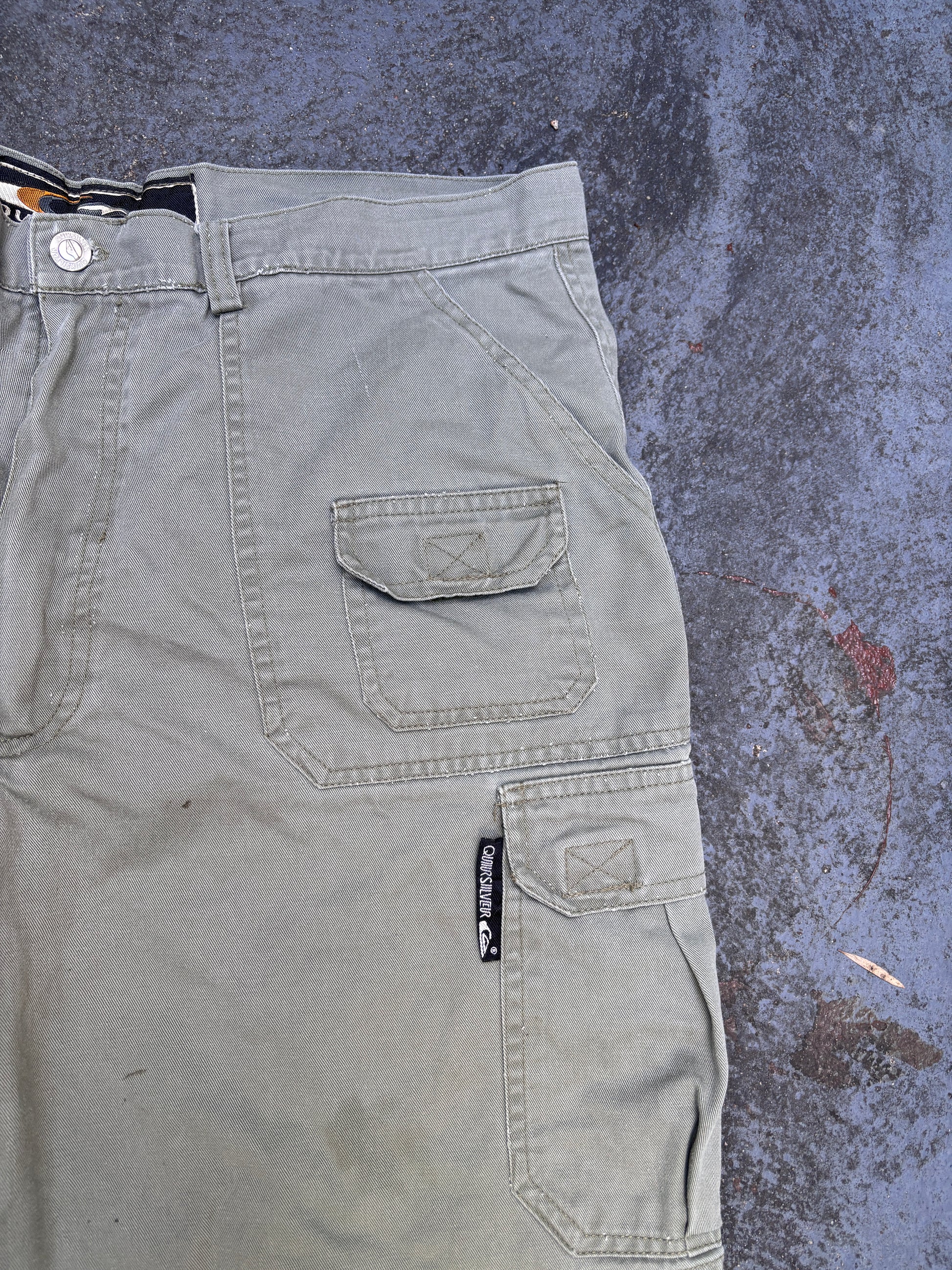Vintage 90s Quiksilver Cargo Shorts Size 36 Green Khaki Cotton Multi-Pocket Logo