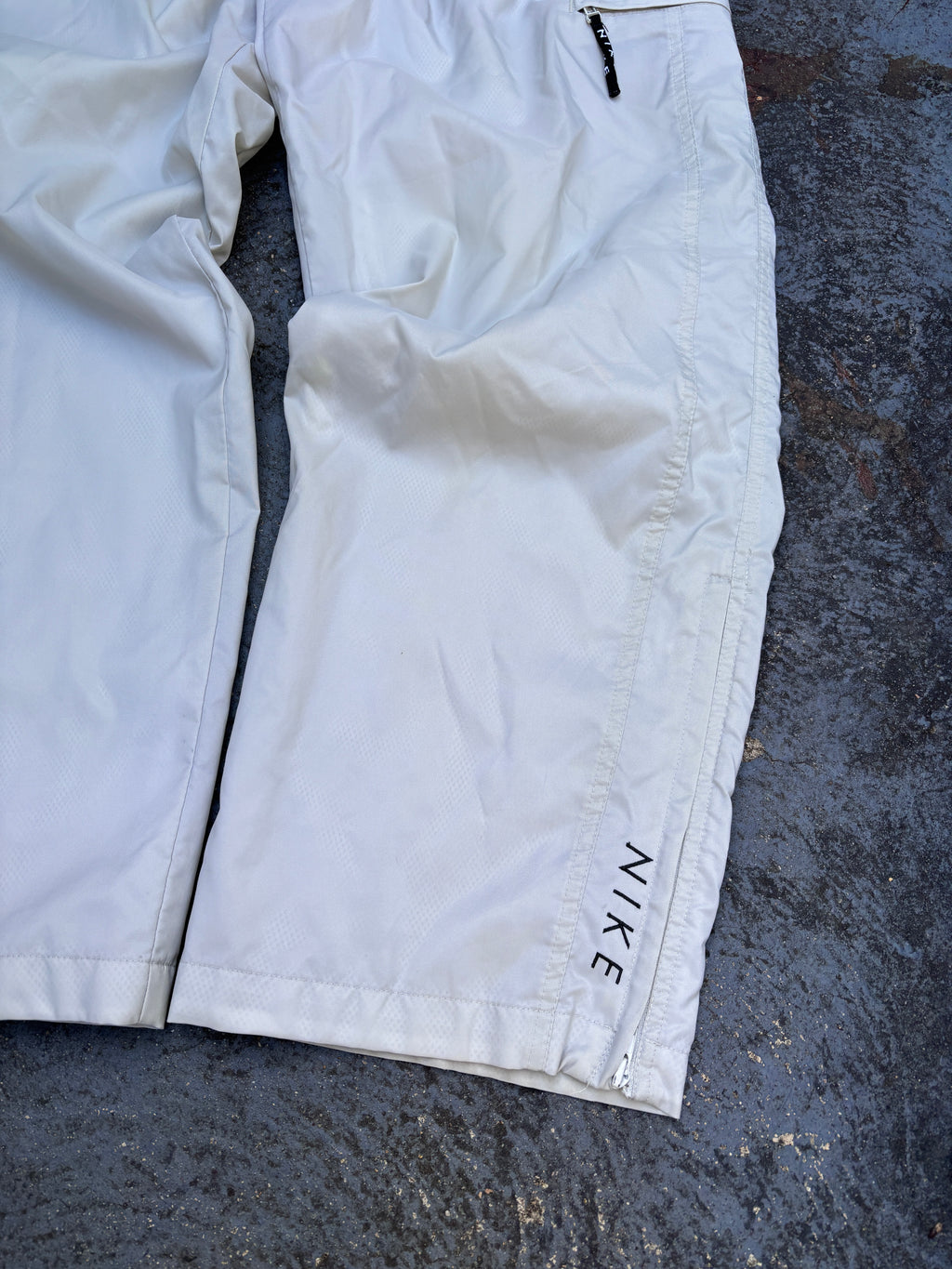 Vintage 90s Nike Track Pants Size M Cream Black Detail Spell Out Logo Nylon Windbreakers