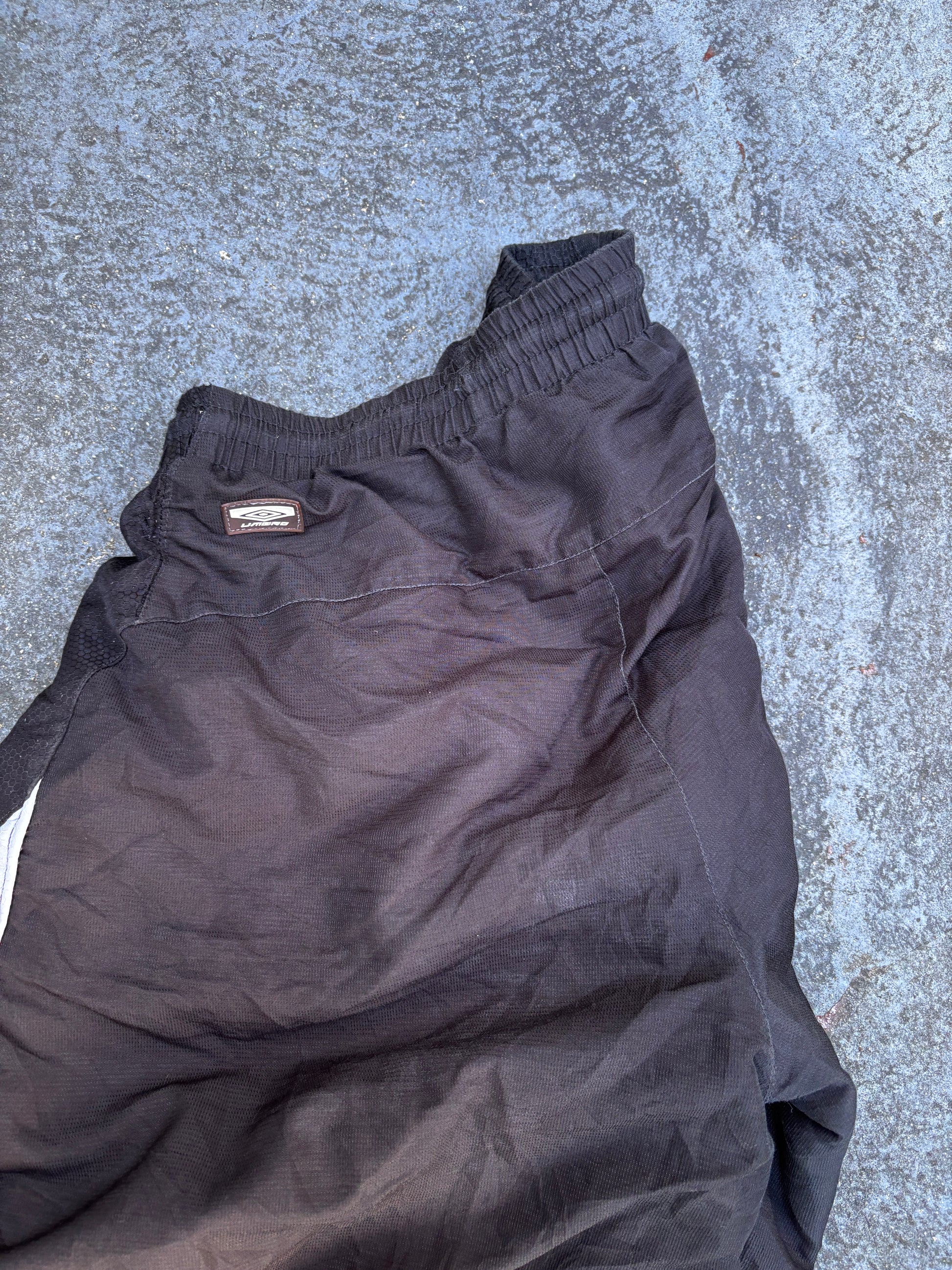 Vintage Y2K Umbro Track Pants Size L Black White Detail Spell Out Logo Wide Leg