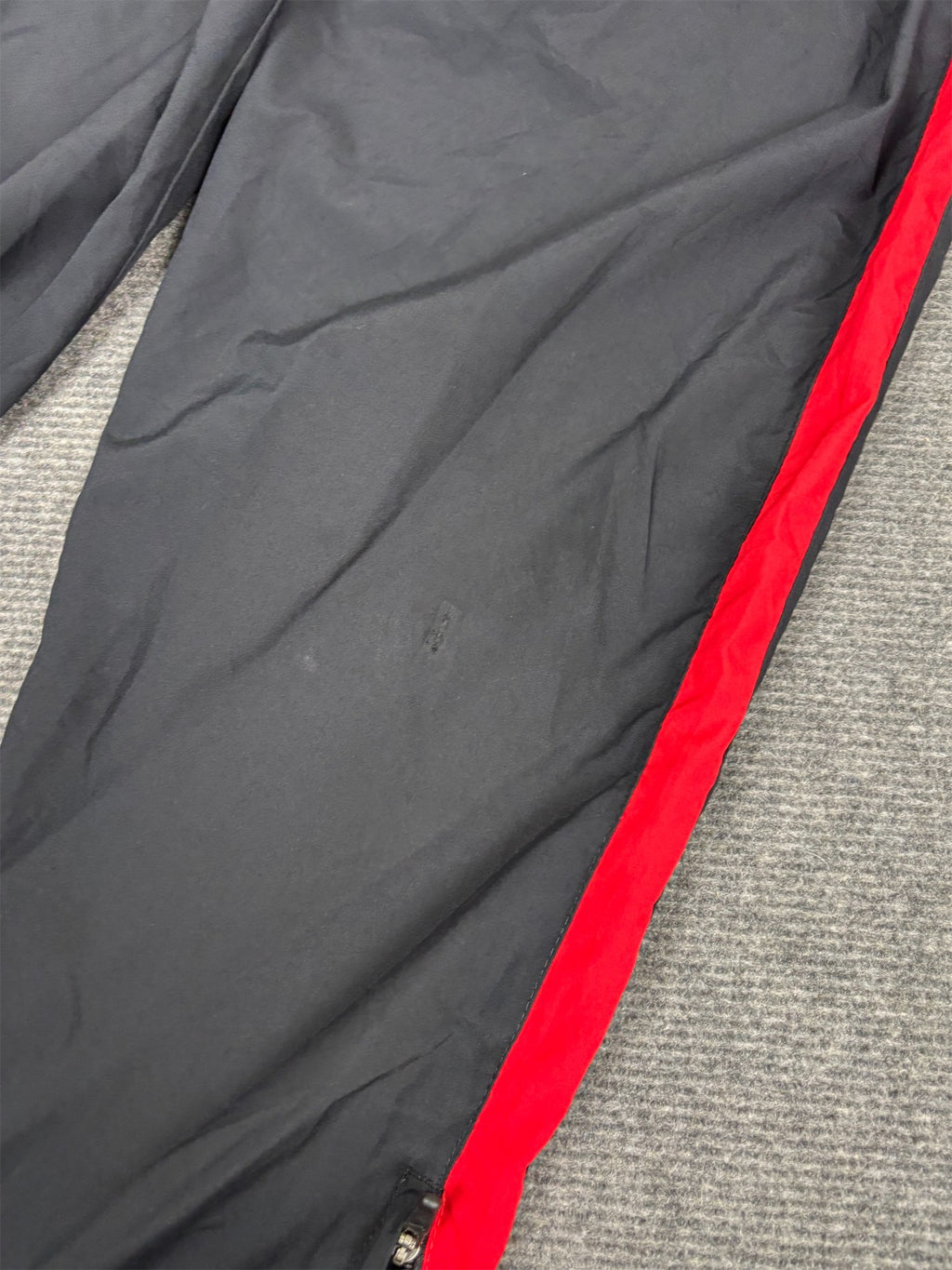 Classic Nike Dri-Fit Track Pants Men's M Black Red Panel Running Joggers Tapered