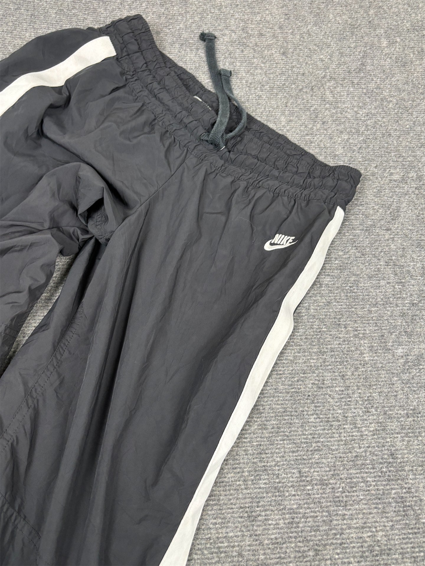 Vintage Y2K Nike Track Pants Women's M Black White Panels Swoosh Joggers Straight Leg