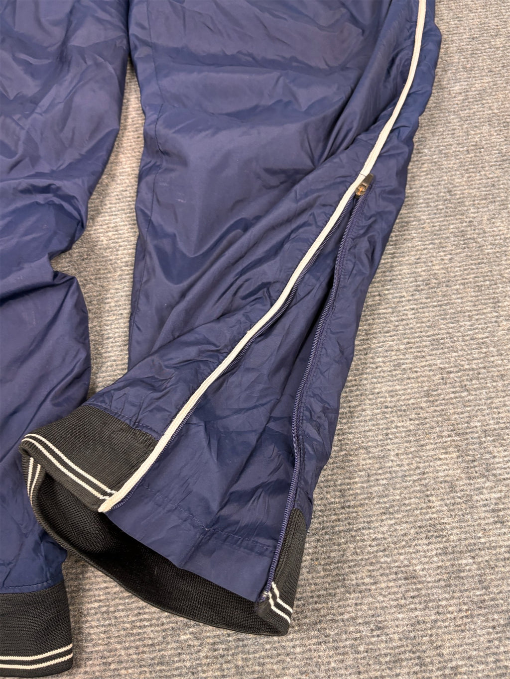 Vintage Y2K Nike Team Track Pants Men's M Navy White Piping Swoosh Cuffed Joggers Tapered