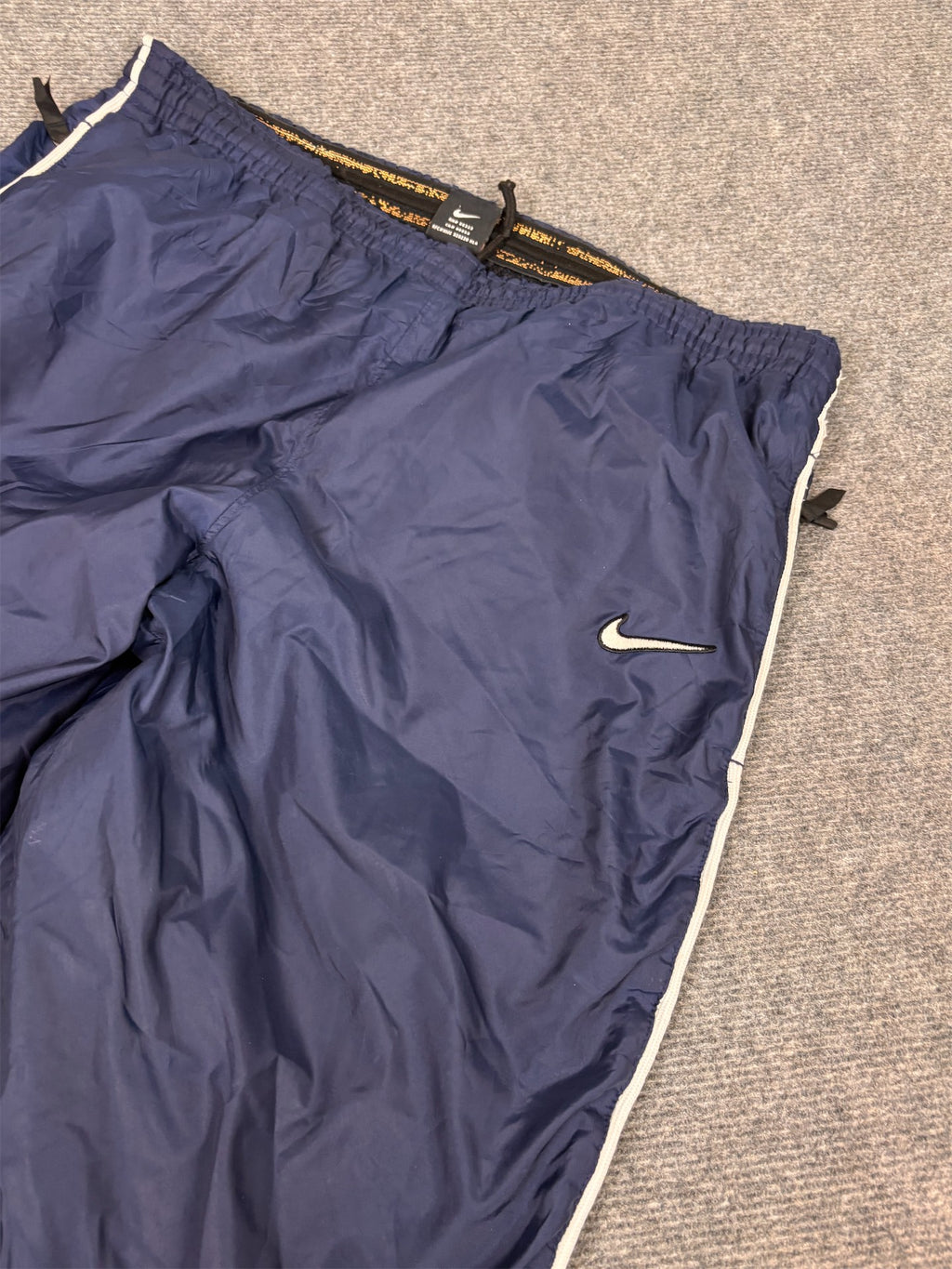Vintage Y2K Nike Team Track Pants Men's M Navy White Piping Swoosh Cuffed Joggers Tapered