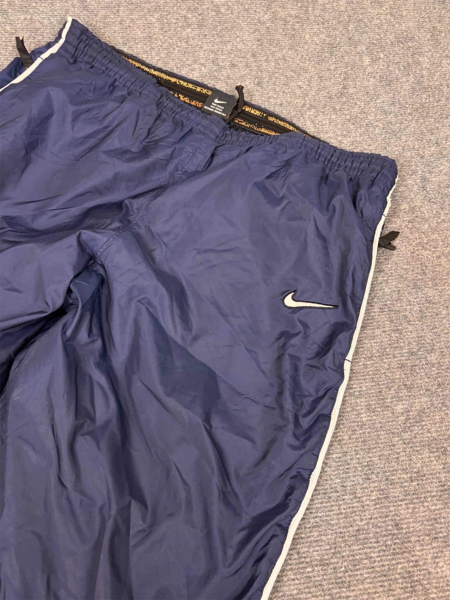 Vintage Y2K Nike Team Track Pants Men's M Navy White Piping Swoosh Cuffed Joggers Tapered