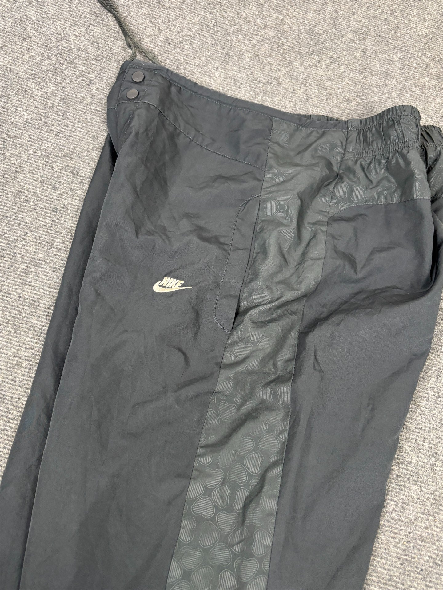 Vintage Y2K Nike Track Pants Women's XL Dark Grey Clover Love Heart Panel Joggers Straight Leg