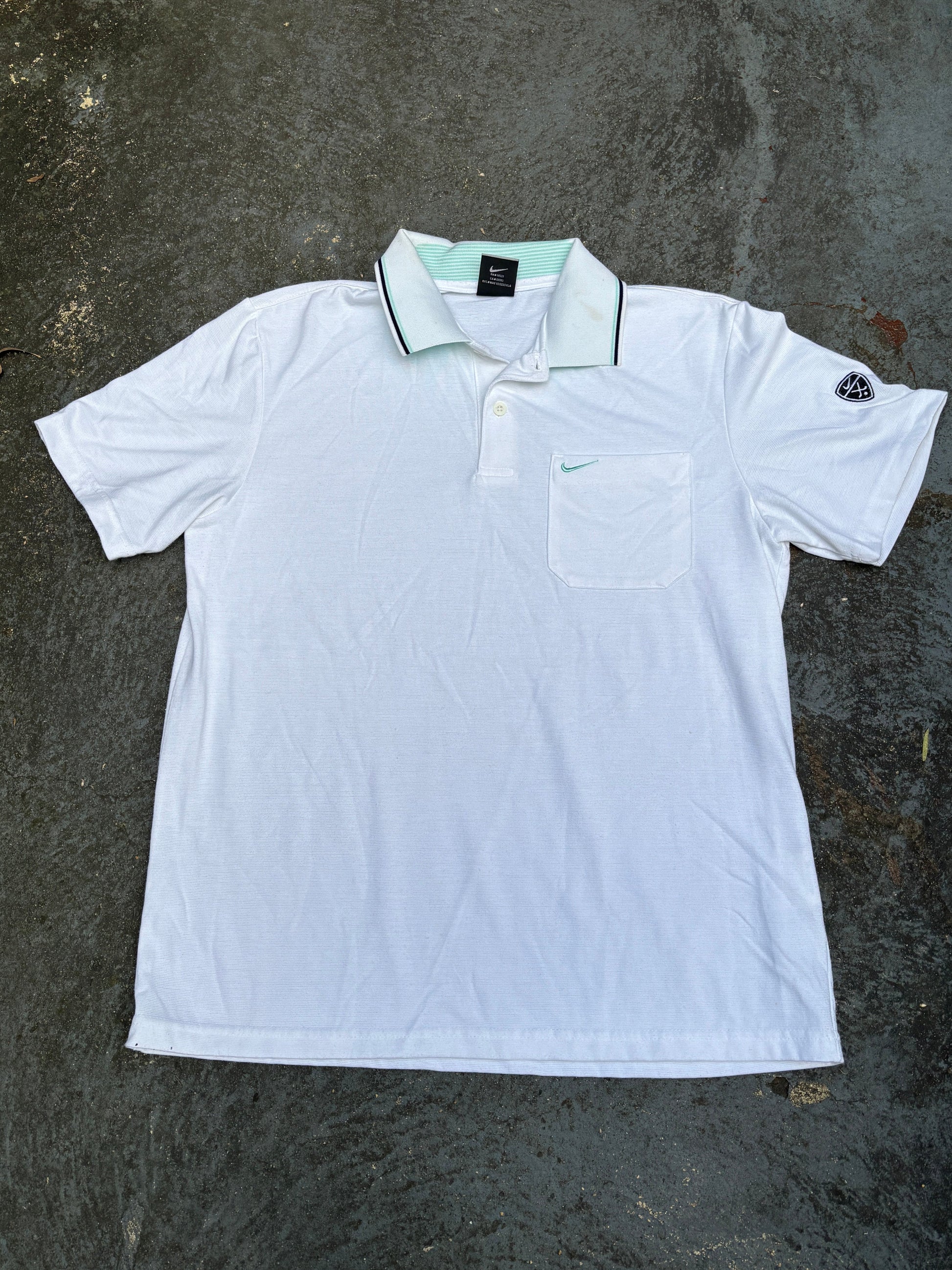 Vintage Y2K Nike Golf Polo Size M White Green Swoosh Classic Golf Logo