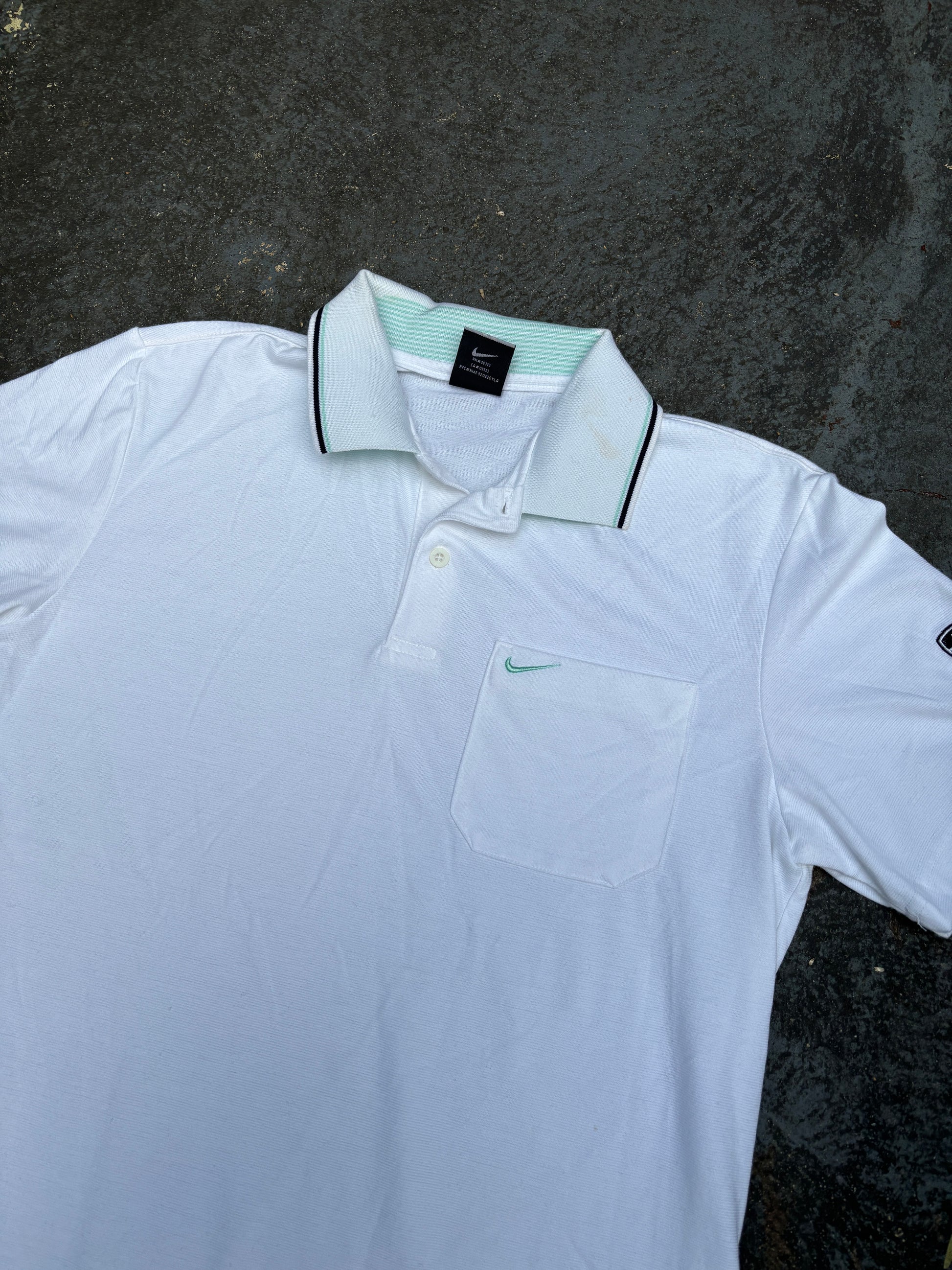 Vintage Y2K Nike Golf Polo Size M White Green Swoosh Classic Golf Logo