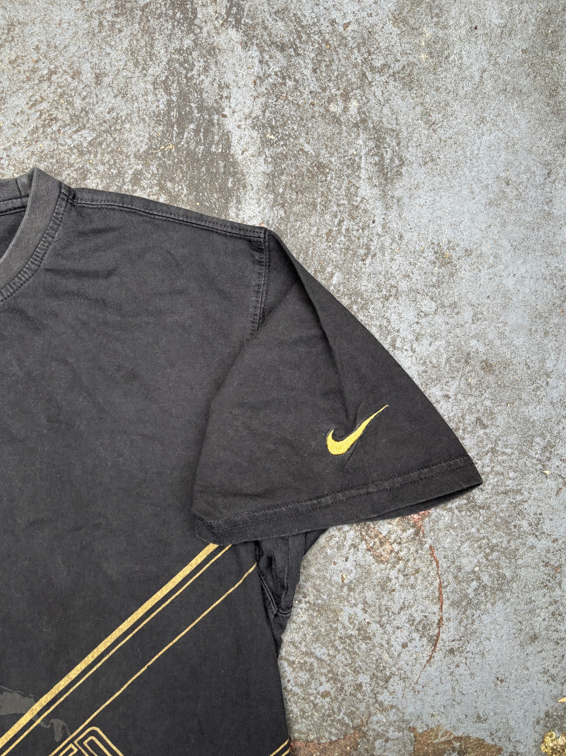 Vintage Y2K Nike Football T-Shirt Men’s XL Black Gold Wayne Rooney Manchester United