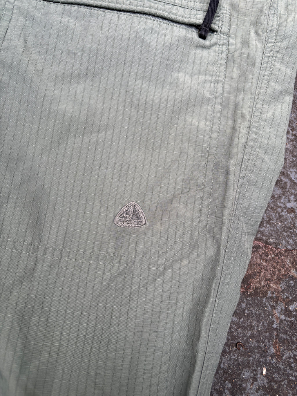 Vintage 90s Nike ACG Cargo Pants Women’s M Sage Green Cotton Nylon Straight Leg
