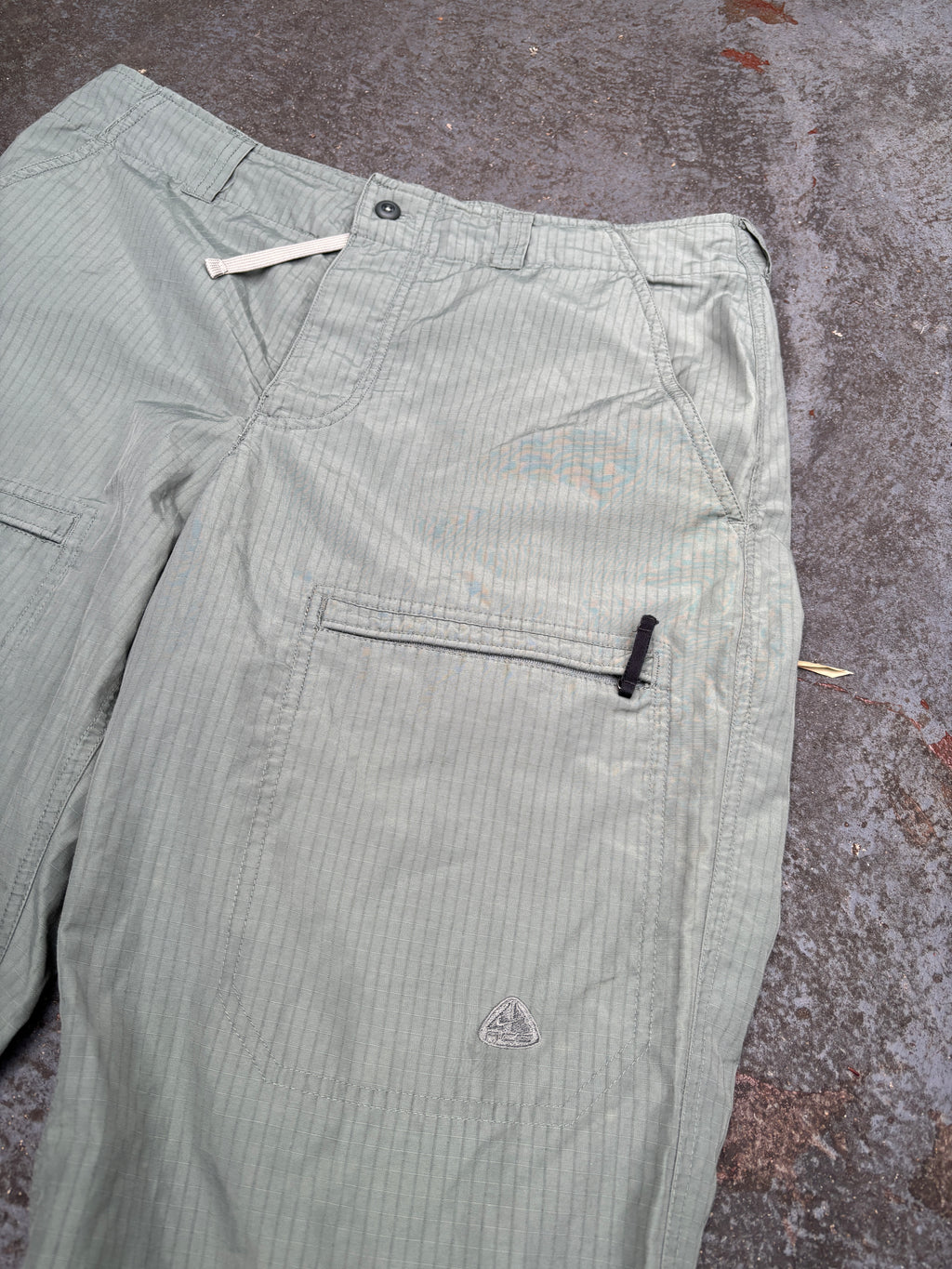 Vintage 90s Nike ACG Cargo Pants Women’s M Sage Green Cotton Nylon Straight Leg