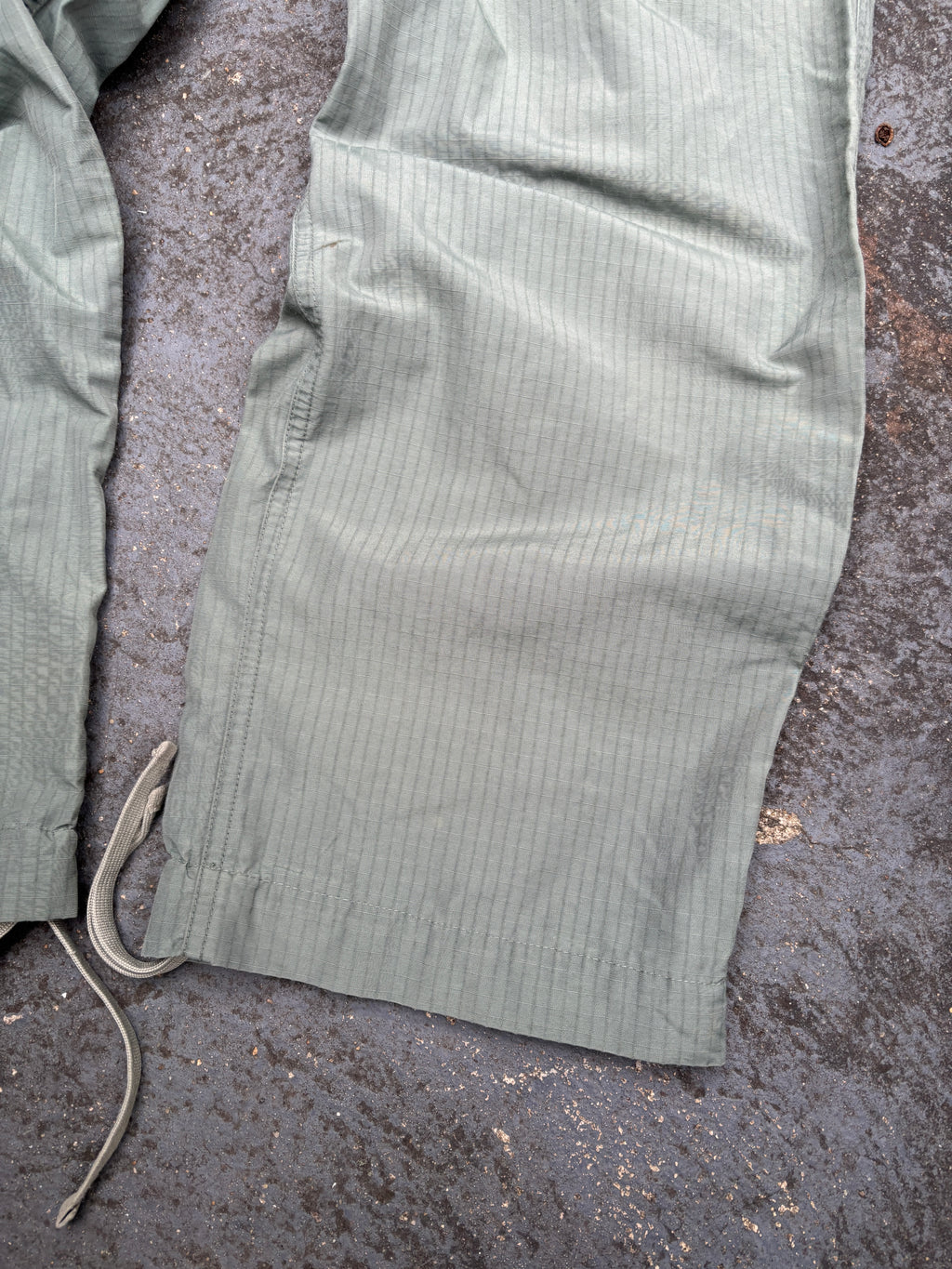 Vintage 90s Nike ACG Cargo Pants Women’s M Sage Green Cotton Nylon Straight Leg