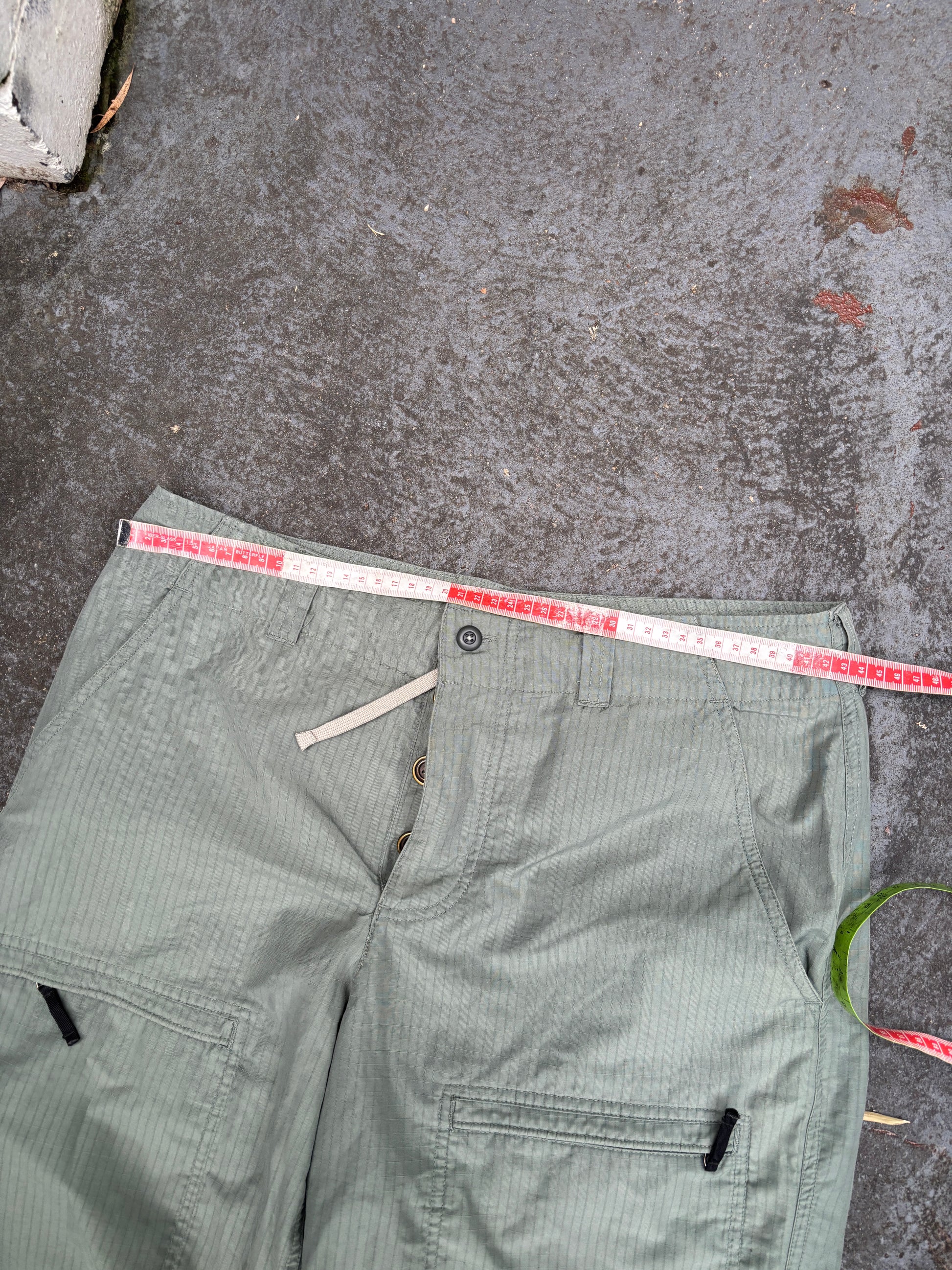 Vintage 90s Nike ACG Cargo Pants Women’s M Sage Green Cotton Nylon Straight Leg