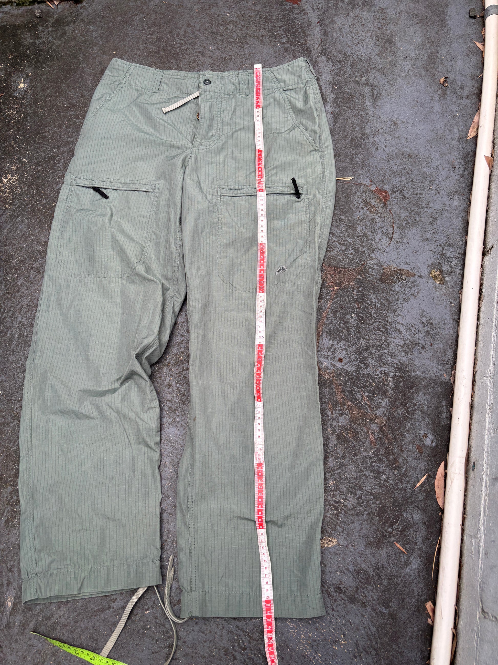 Vintage 90s Nike ACG Cargo Pants Women’s M Sage Green Cotton Nylon Straight Leg