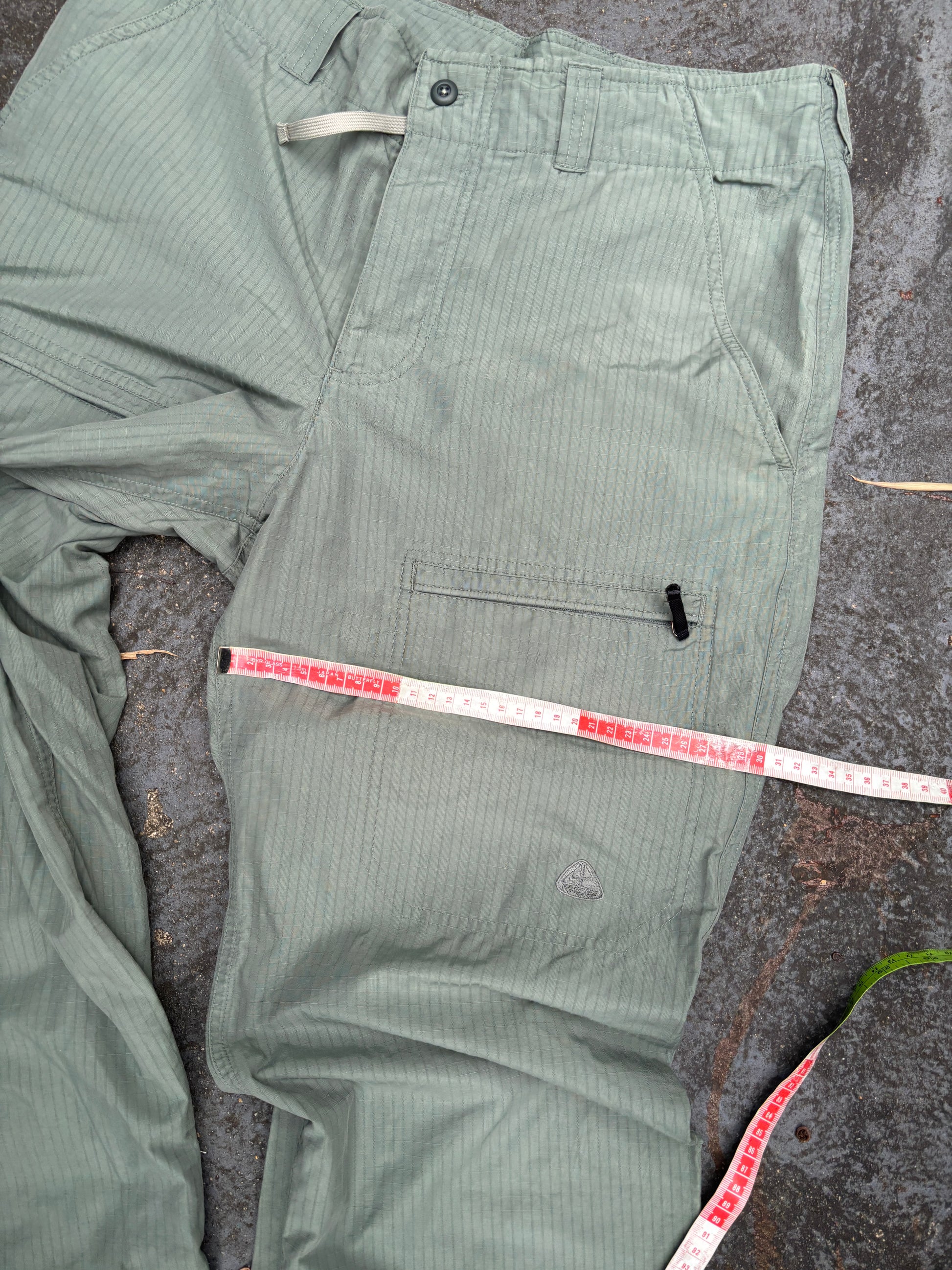 Vintage 90s Nike ACG Cargo Pants Women’s M Sage Green Cotton Nylon Straight Leg