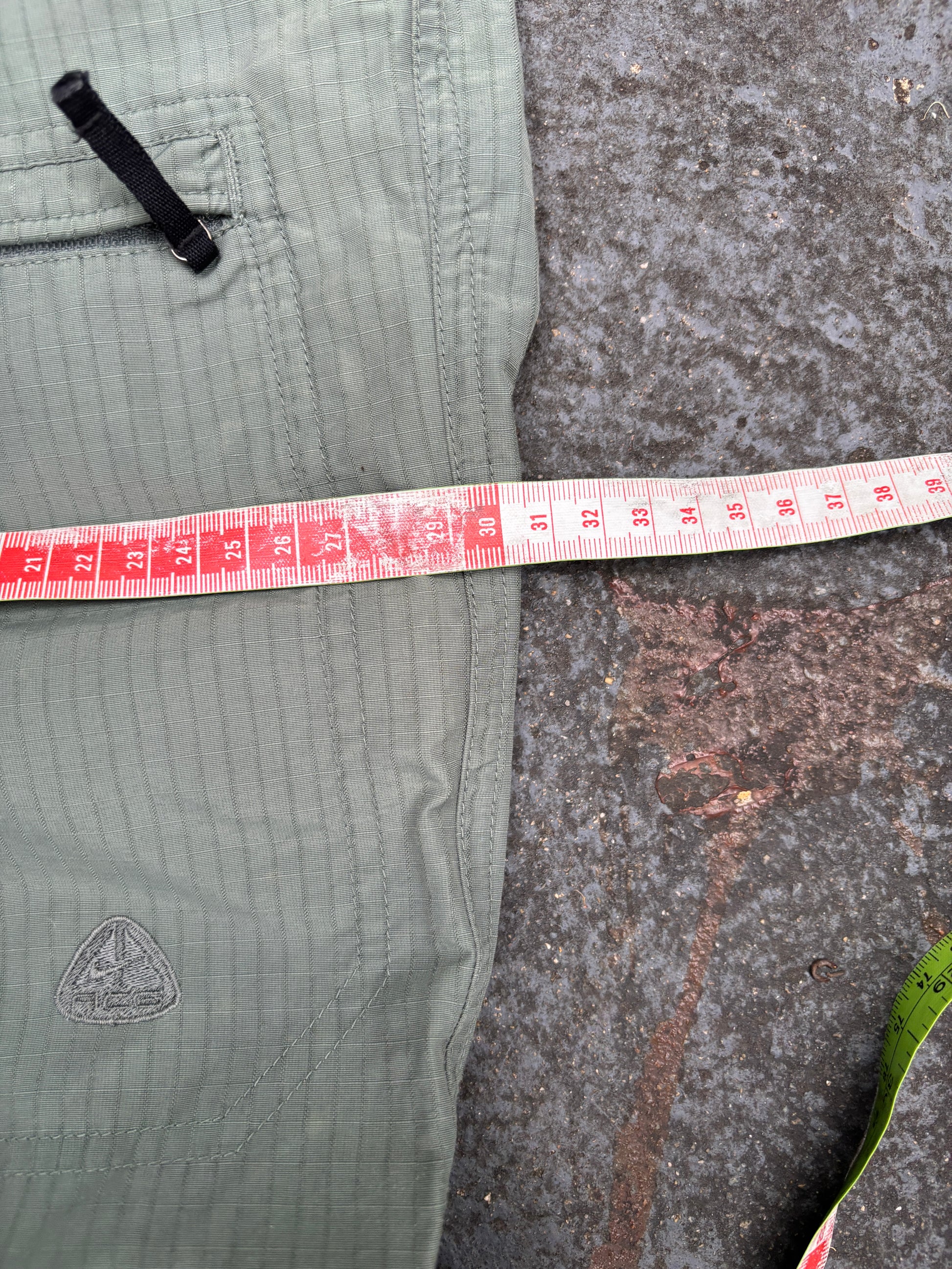 Vintage 90s Nike ACG Cargo Pants Women’s M Sage Green Cotton Nylon Straight Leg